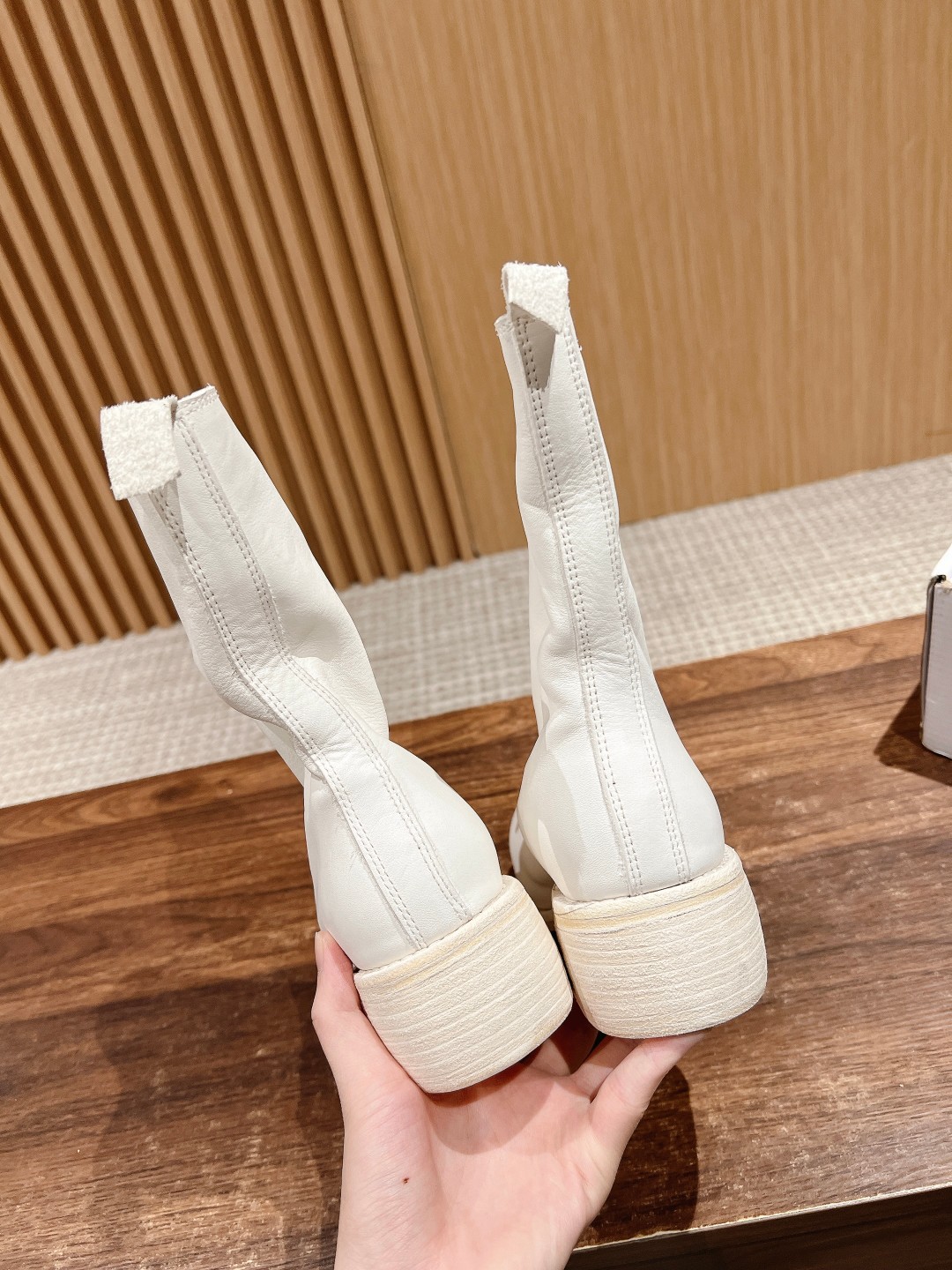 Unique Handmade Chelsea Shoes with Vintage Appeal and Comfort - 图片 9