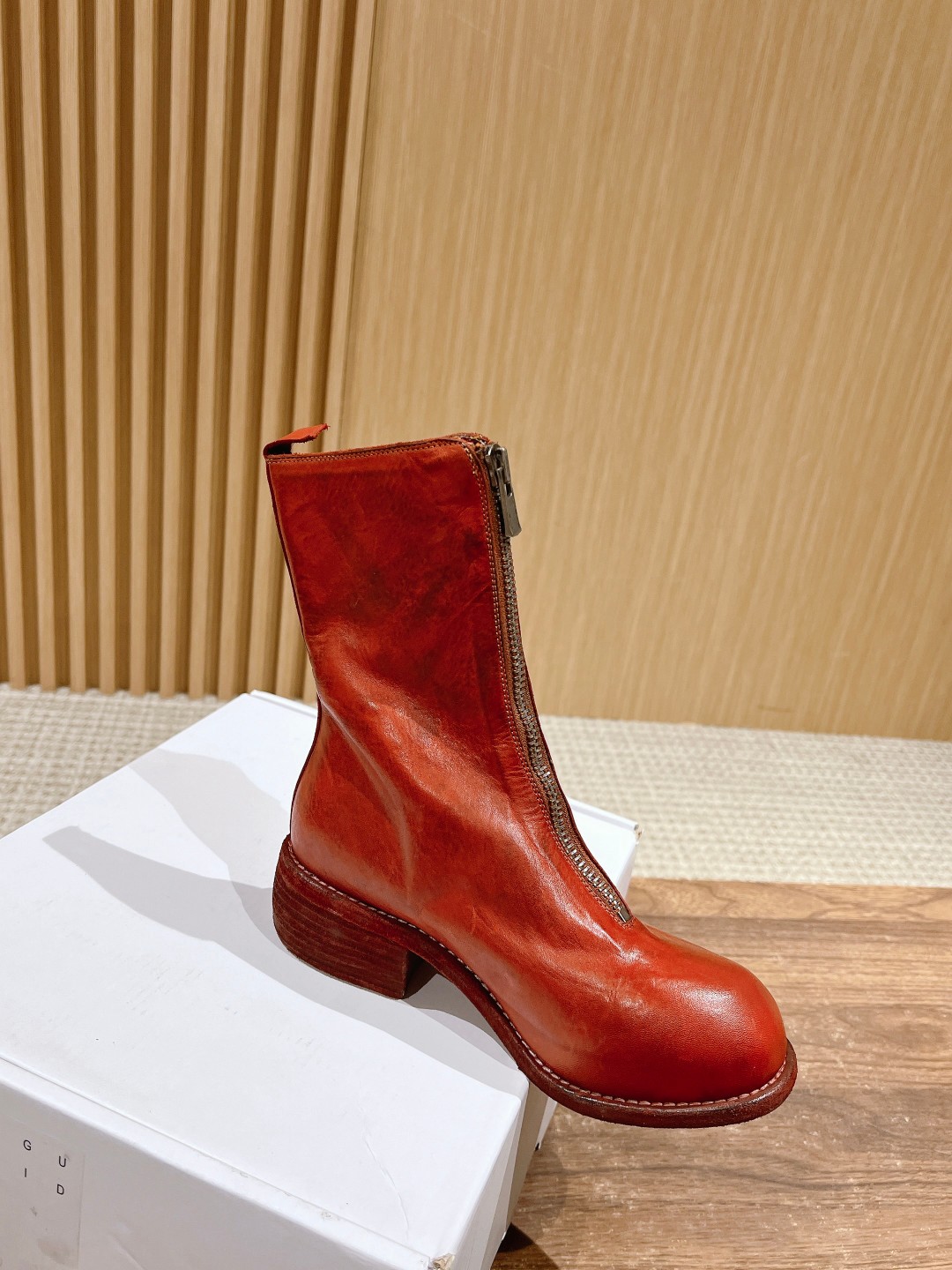 Unique Handmade Shoes with Vintage Charm and Comfort - 图片 3