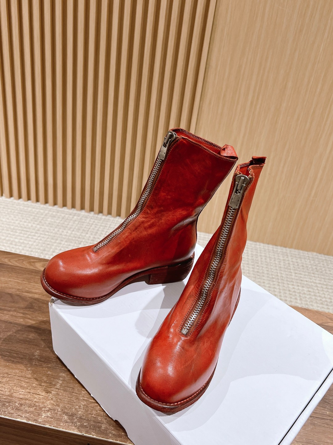 Unique Handmade Shoes with Vintage Charm and Comfort - 图片 4