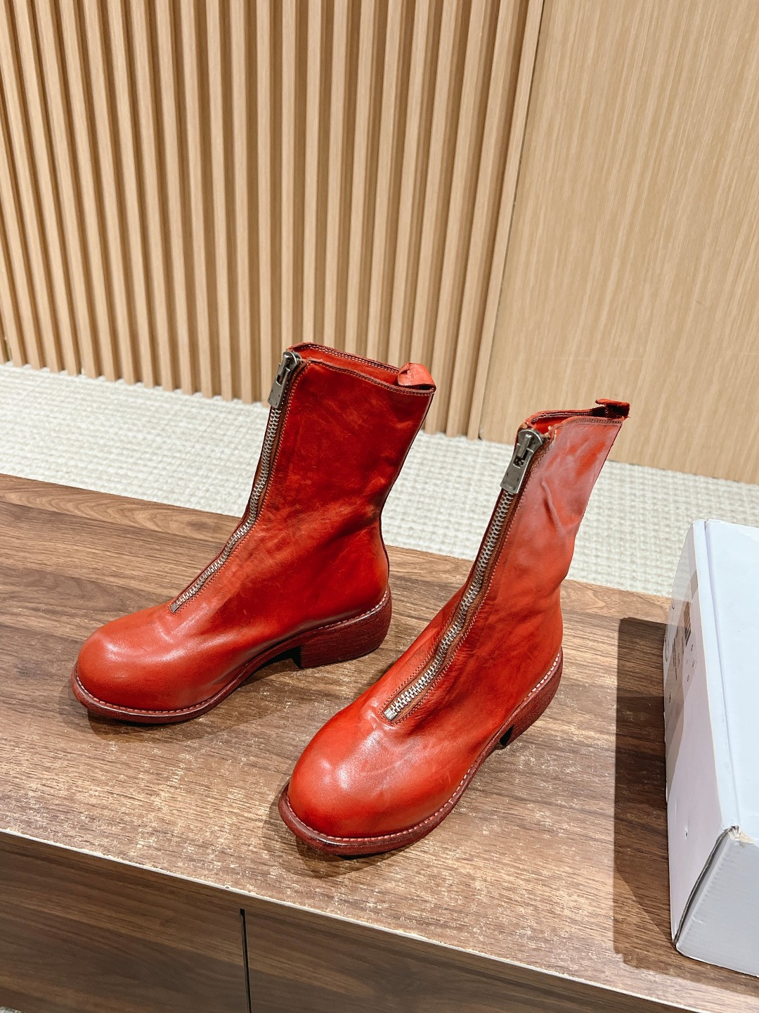 Unique Handmade Shoes with Vintage Charm and Comfort - 图片 2