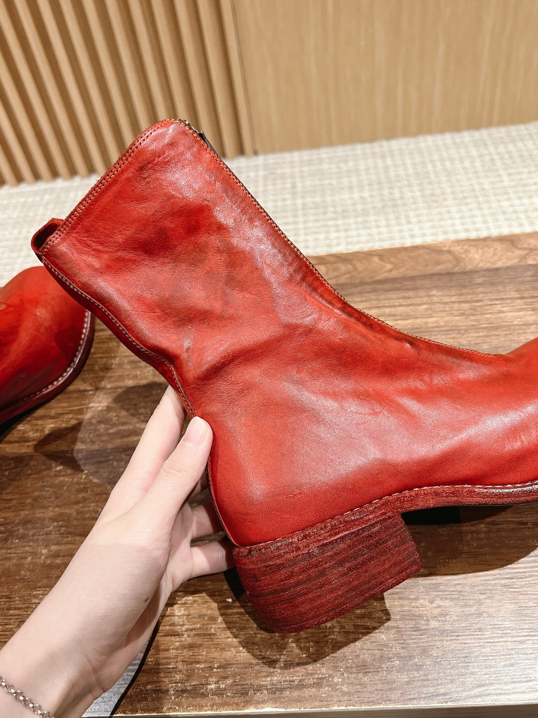 Unique Handmade Shoes with Vintage Charm and Comfort - 图片 7