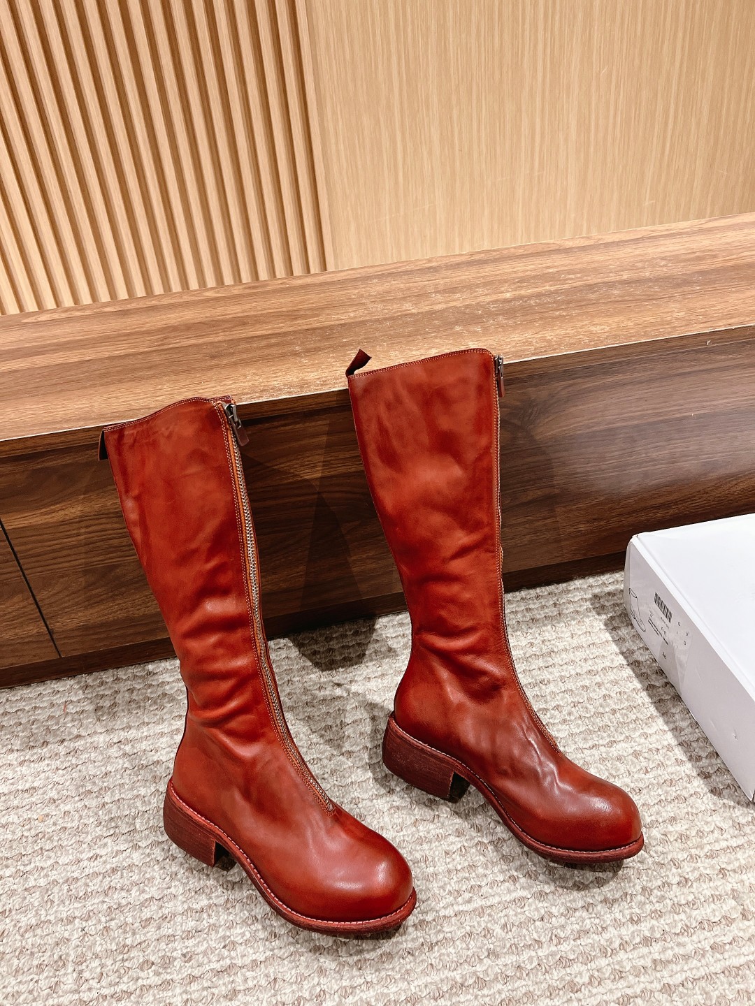 Unique Handmade Guidi Chelsea Shoes with Vintage Appeal and Comfort - 图片 4