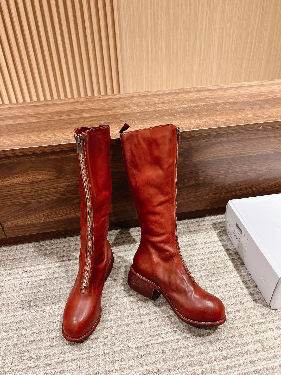 Unique Handmade Guidi Chelsea Shoes with Vintage Appeal and Comfort - 图片 3