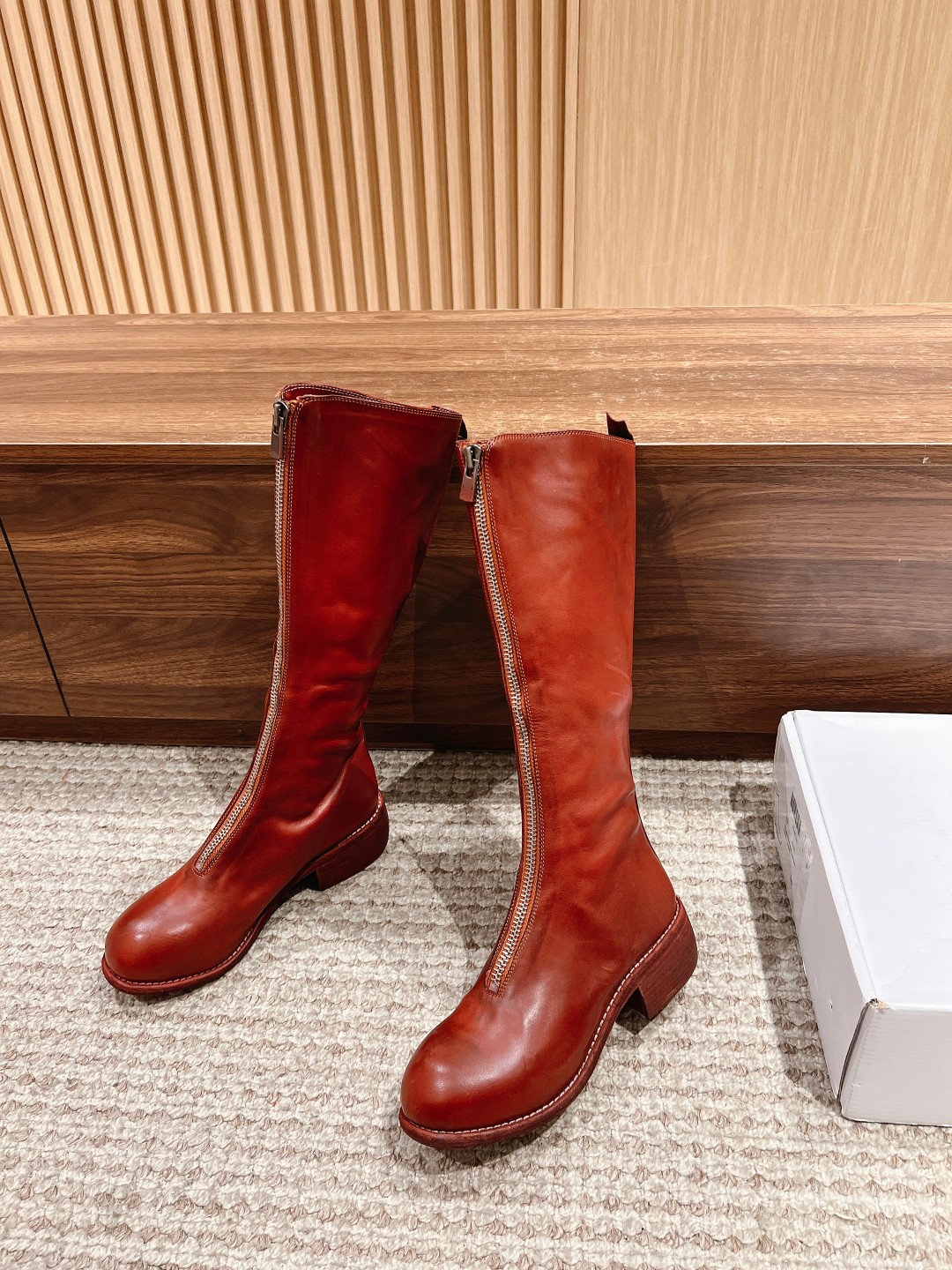 Unique Handmade Guidi Chelsea Shoes with Vintage Appeal and Comfort - 图片 2