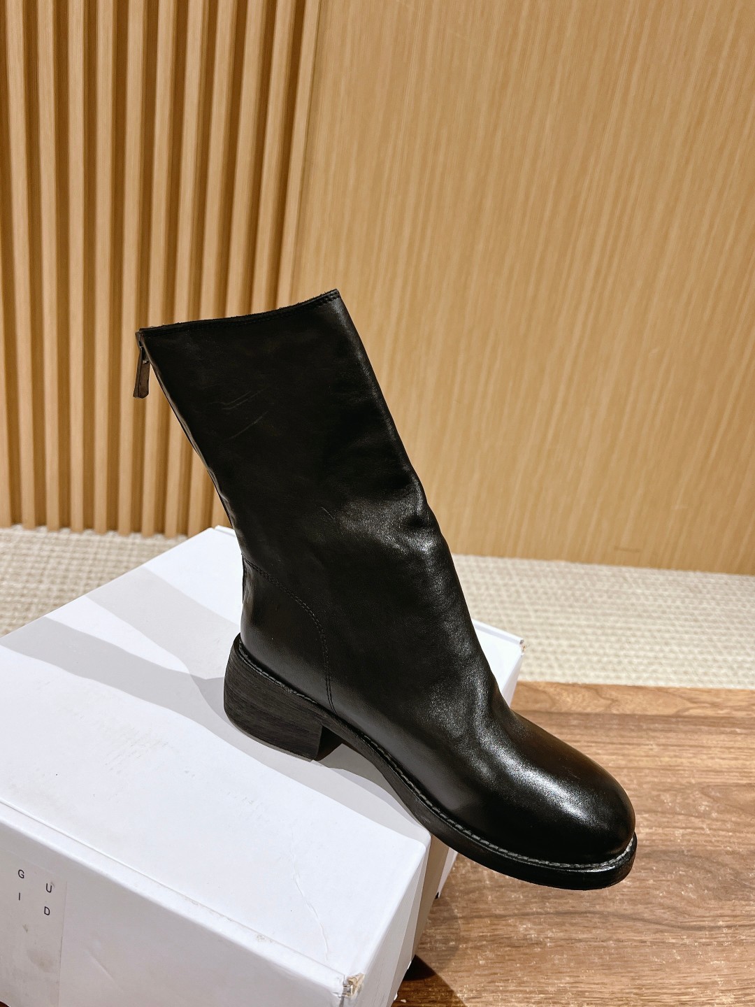 Unique Handcrafted Celtic-Inspired Shoes with Vintage Appeal and Comfortable Design - 图片 3