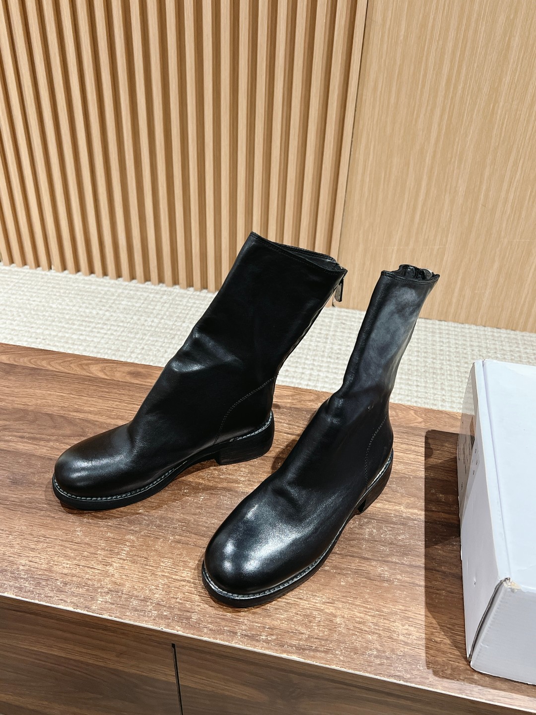 Unique Handcrafted Celtic-Inspired Shoes with Vintage Appeal and Comfortable Design - 图片 2