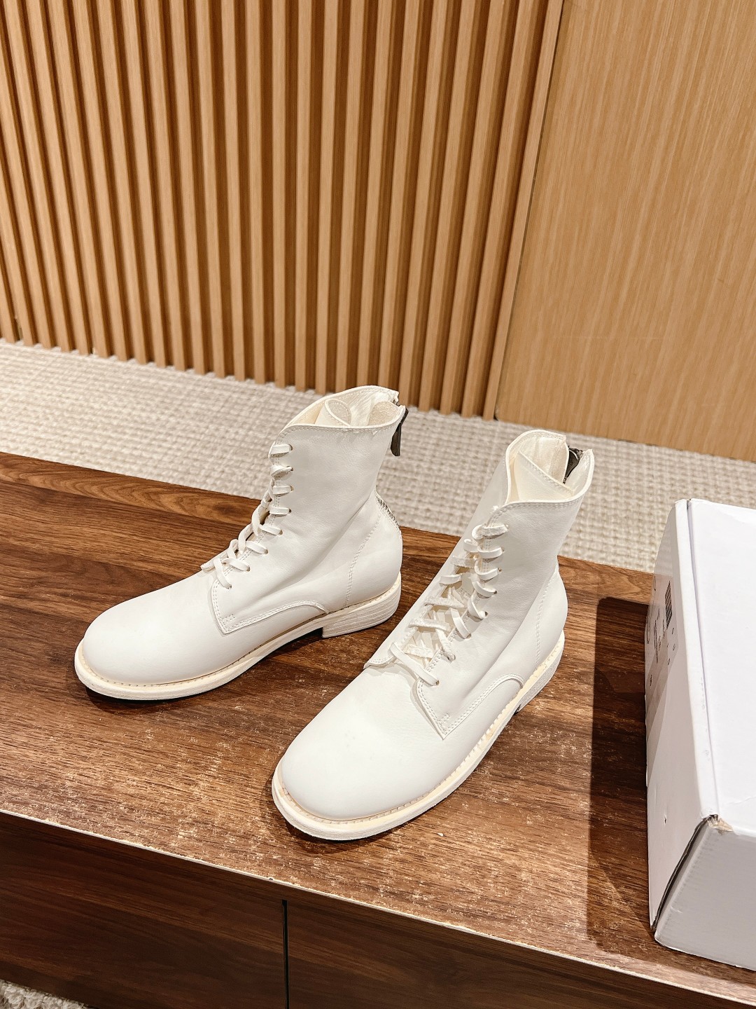 GUIDI #Guetti Revives Vintage Chelsea Shoes with Unique Features and Natural Aging. - 图片 2