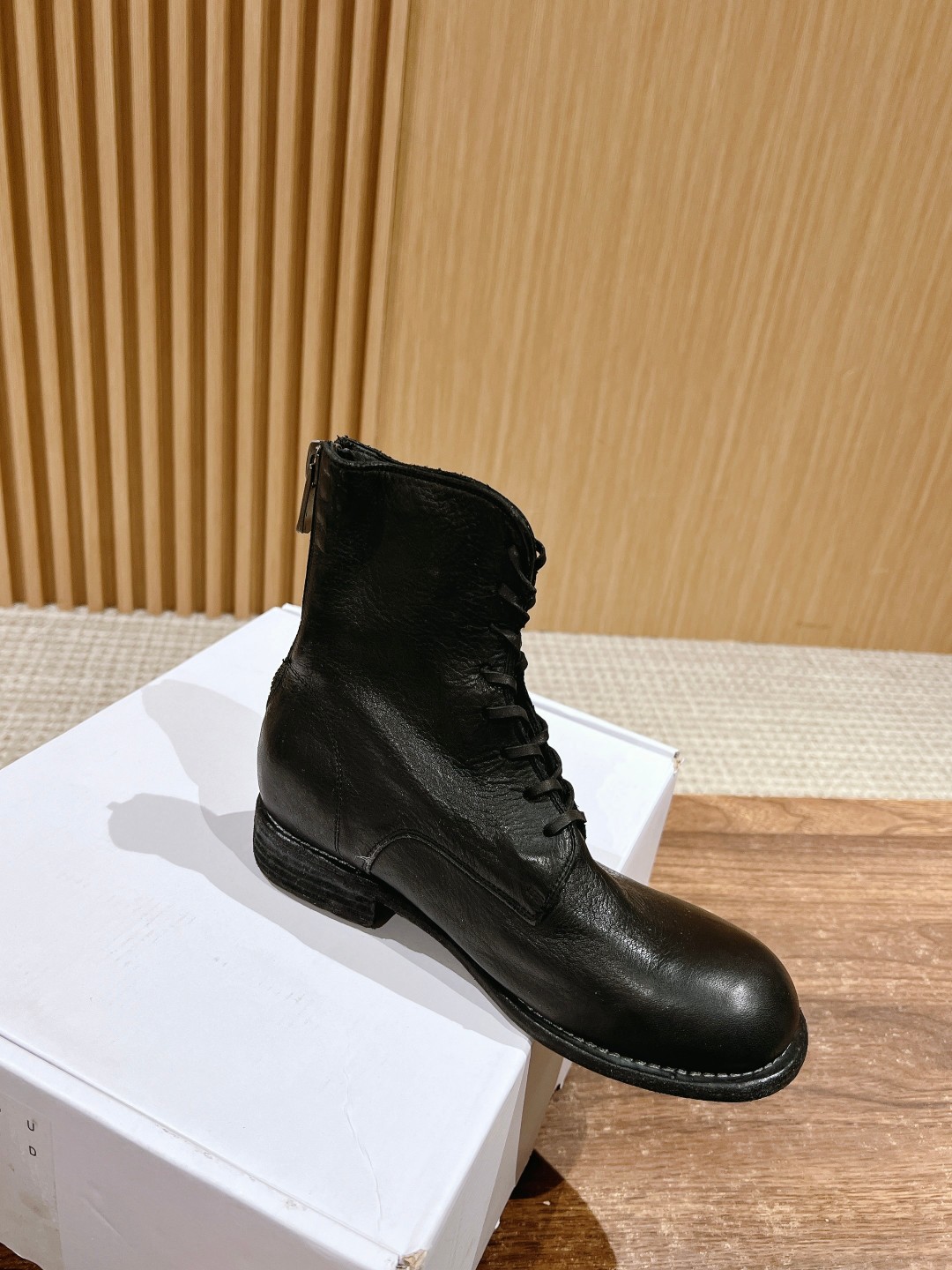 GUIDI #Guetti Revives Old Chelsea Wrinkled Shoes with Unique Features - 图片 3