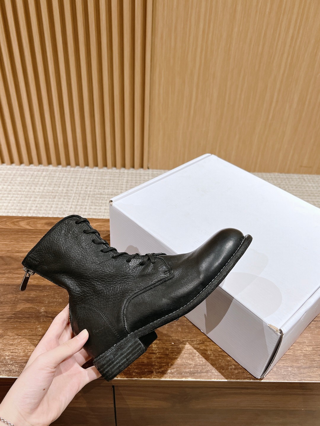 GUIDI #Guetti Revives Old Chelsea Wrinkled Shoes with Unique Features - 图片 5