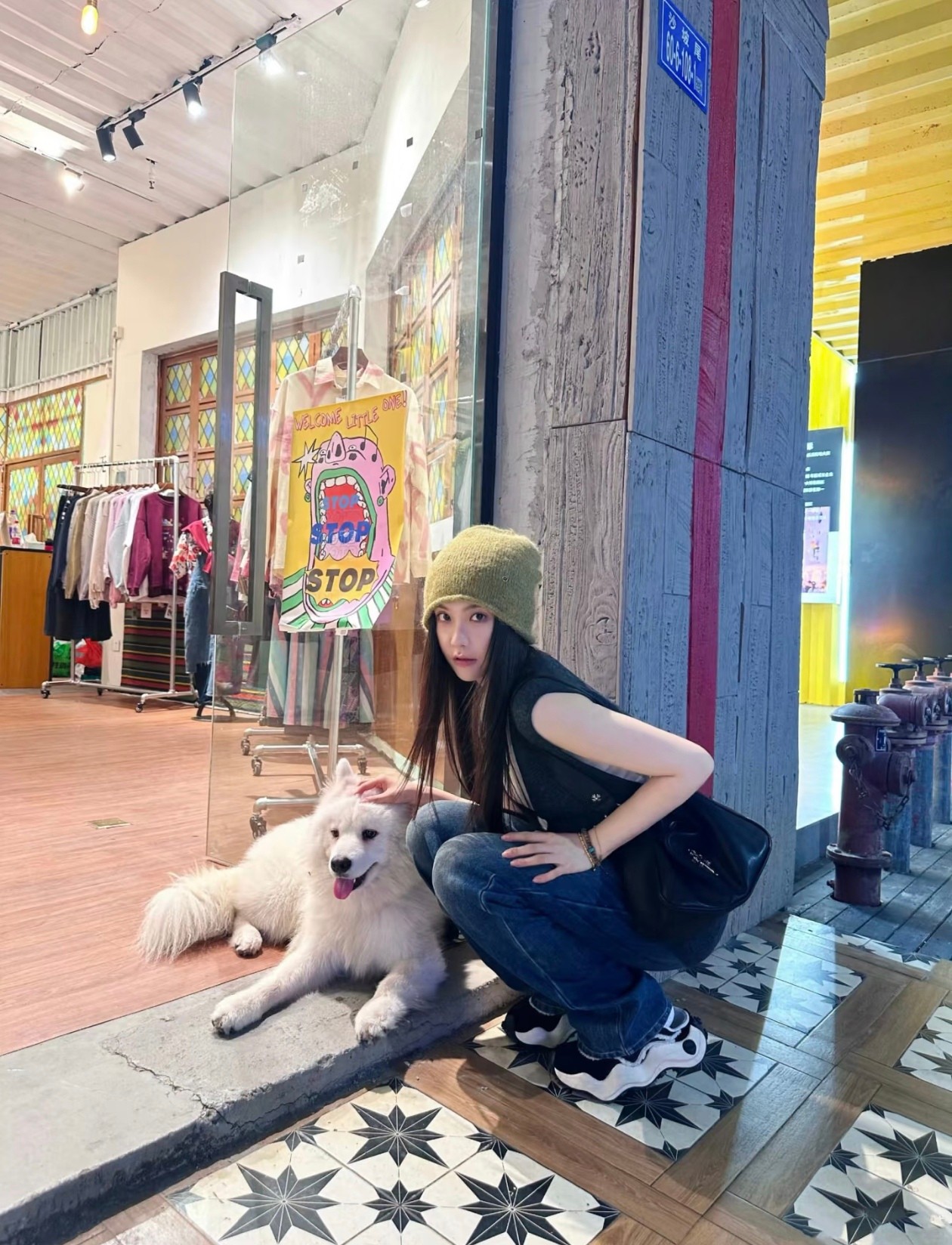 NO:165706,Celebrity's foot pictures., Casual shoes/sports shoes, sneakers19860909明星上脚图.,休闲鞋/运动鞋,sneakers,Women's Shoes