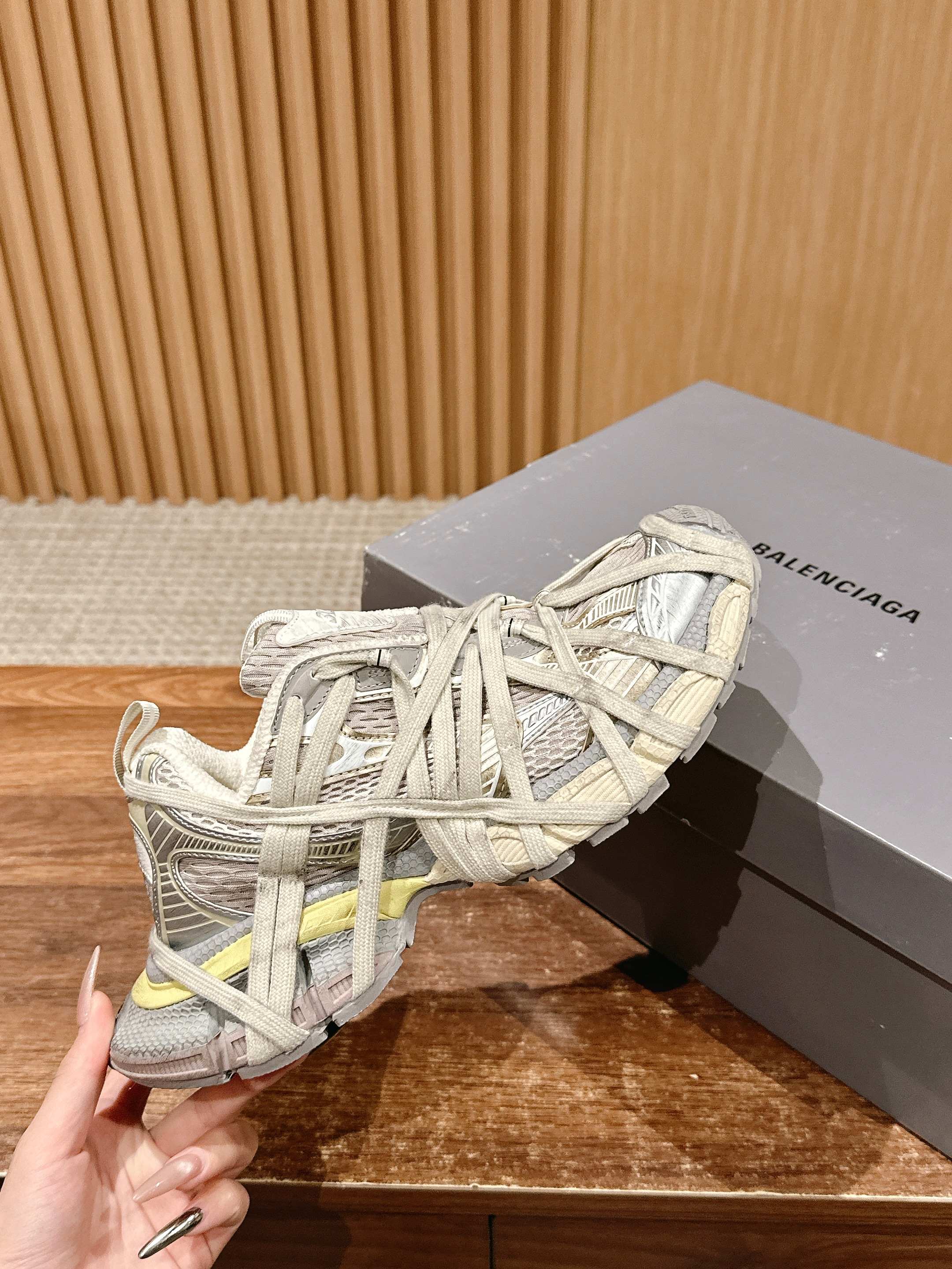 Balenciaga 3XL Extreme Lace: Comfortable Shoes with Secure Fit - 图片 5