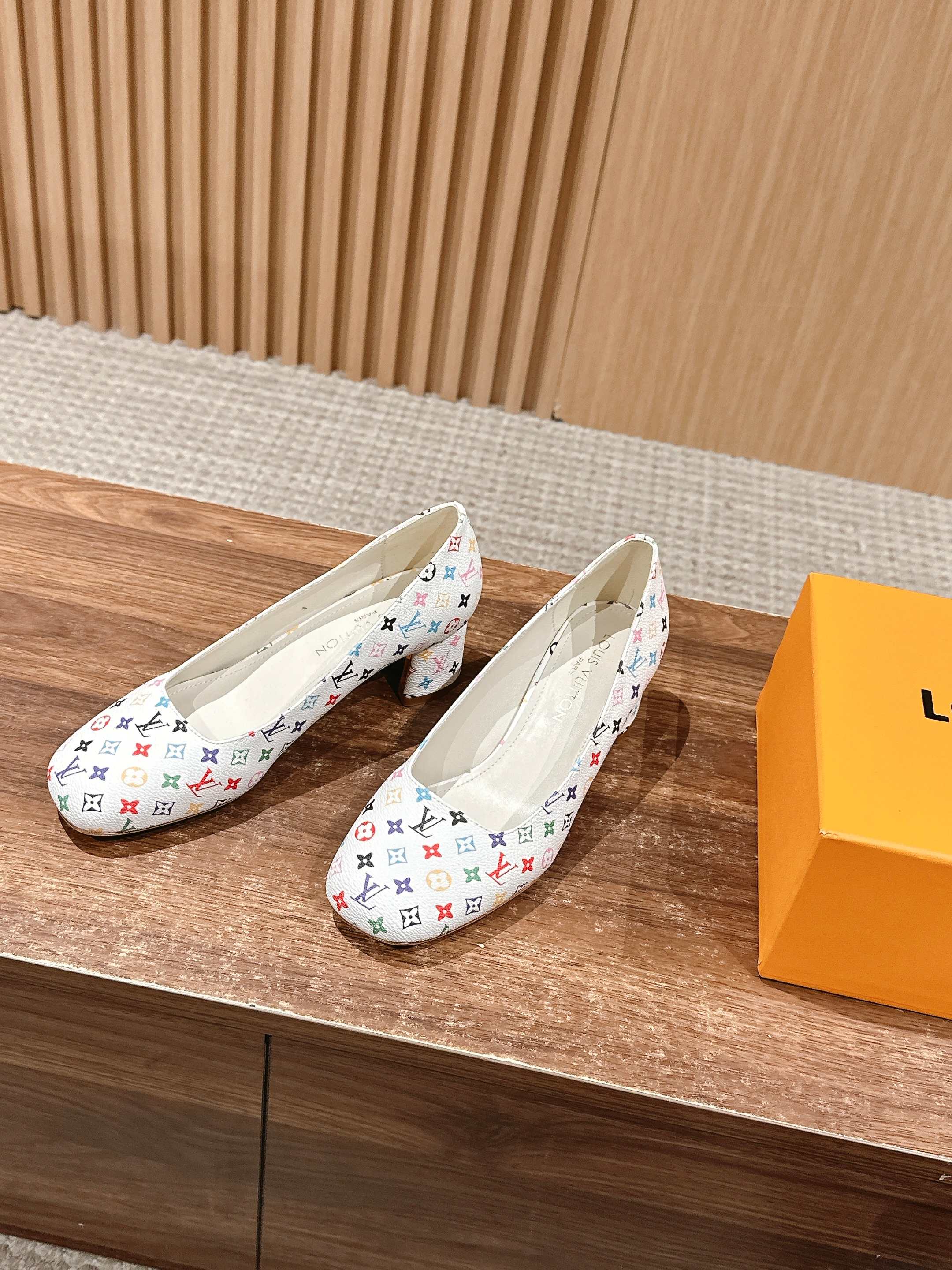 [Louis Vuitton Women