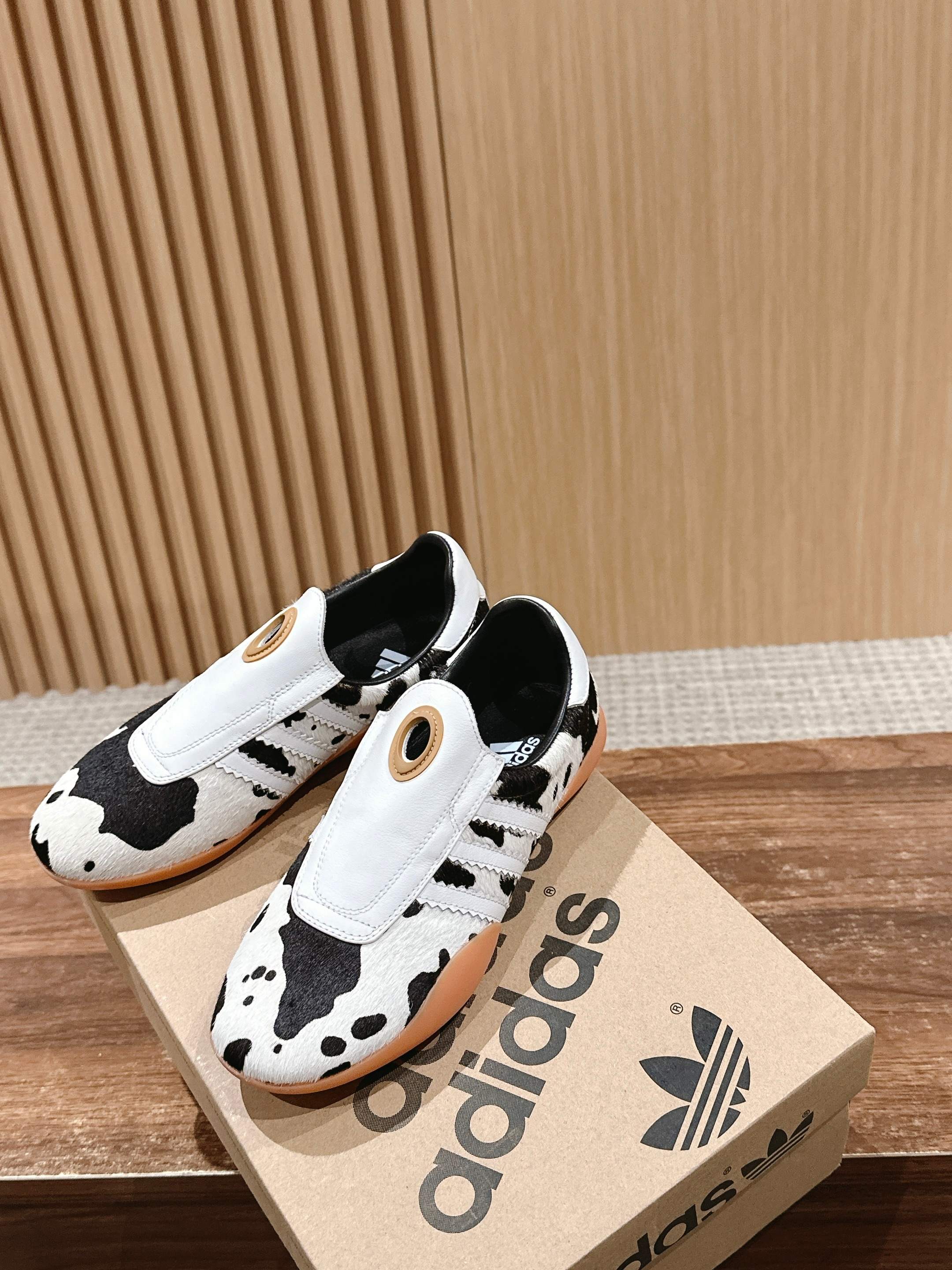 Adidas Springser Taekwondo Shoes: Comfortable and Stylish Footwear for Training and Leisure - 图片 3