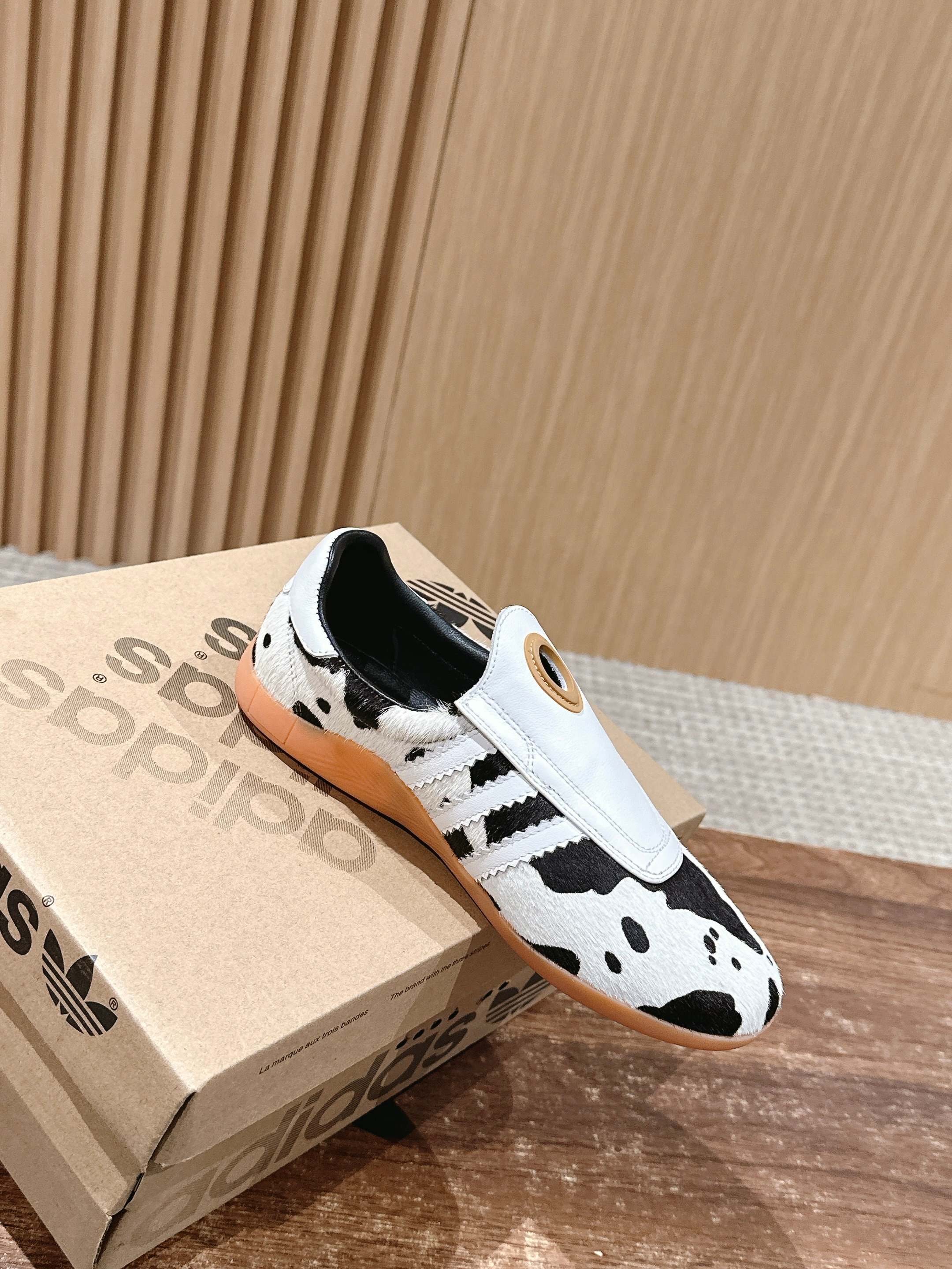 Adidas Springser Taekwondo Shoes: Comfortable and Stylish Footwear for Training and Leisure - 图片 2
