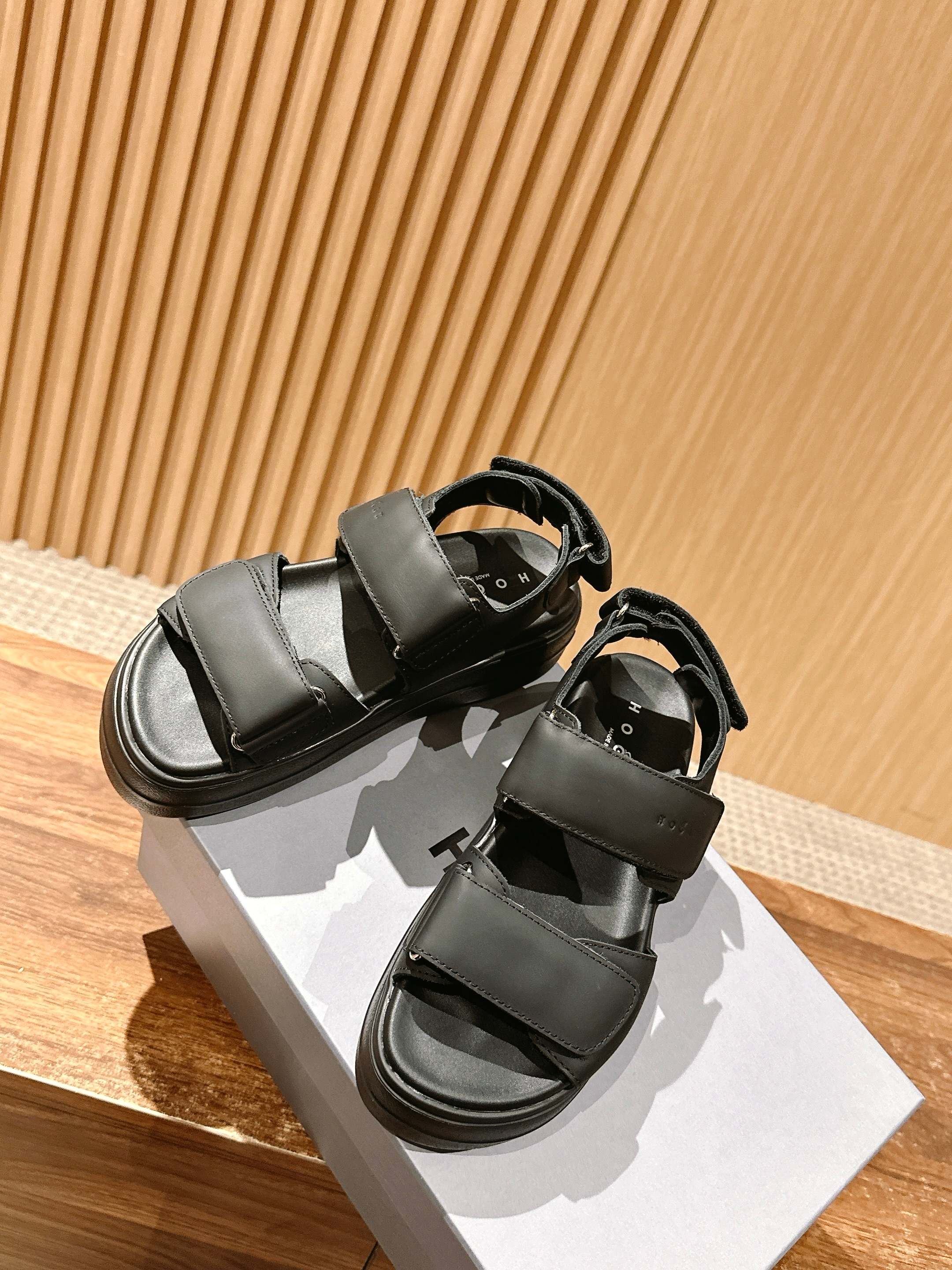 Hogan Skyscraper Sandals: Cloud-Like Comfort and Style in Modular Design - 图片 4