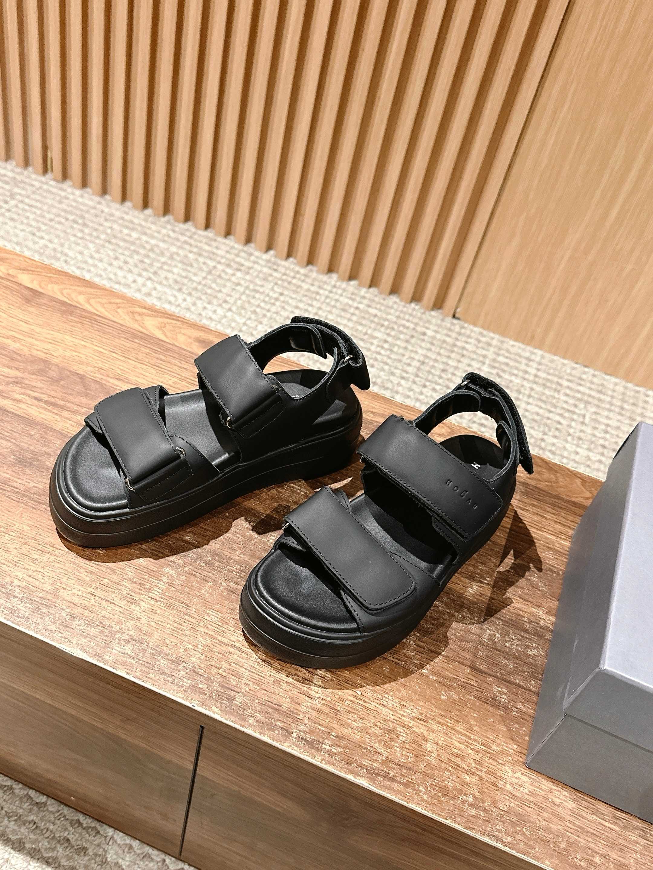 Hogan Skyscraper Sandals: Cloud-Like Comfort and Style in Modular Design - 图片 2