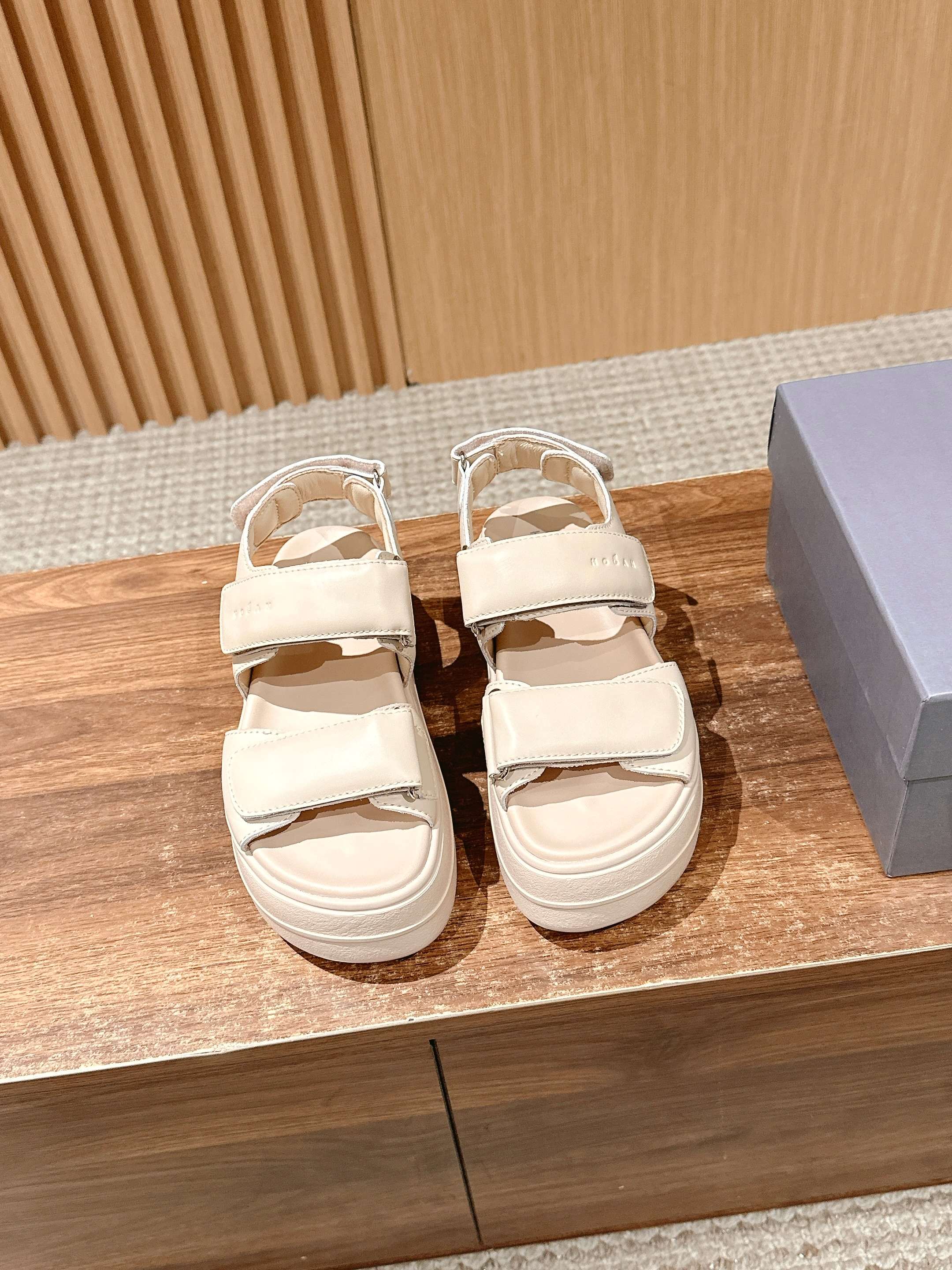 Hogan Skyscraper Sandals: Cloud-like Comfort and Urban Style