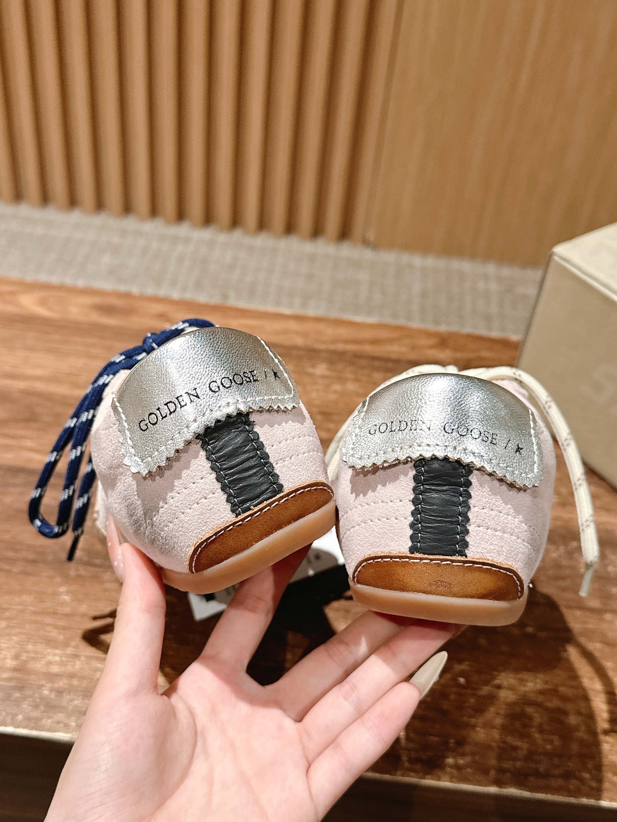𝐆𝐎𝐋𝐃𝐄𝐍 𝐆𝐎𝐎𝐒𝐄 𝐓𝐑𝐔𝐄 𝐒𝐓𝐀𝐑#脏脏鞋那可是无人不知、无人不晓的时尚单品,简直就是各路明星、网红、大咖们 𝐆𝐎𝐋𝐃𝐄𝐍 𝐆𝐎𝐎𝐒𝐄 𝐓𝐑𝐔𝐄 𝐒𝐓𝐀𝐑#脏脏鞋那可是无人不知、无人不晓的时尚单品,简直就是各路明星、网红、大咖们