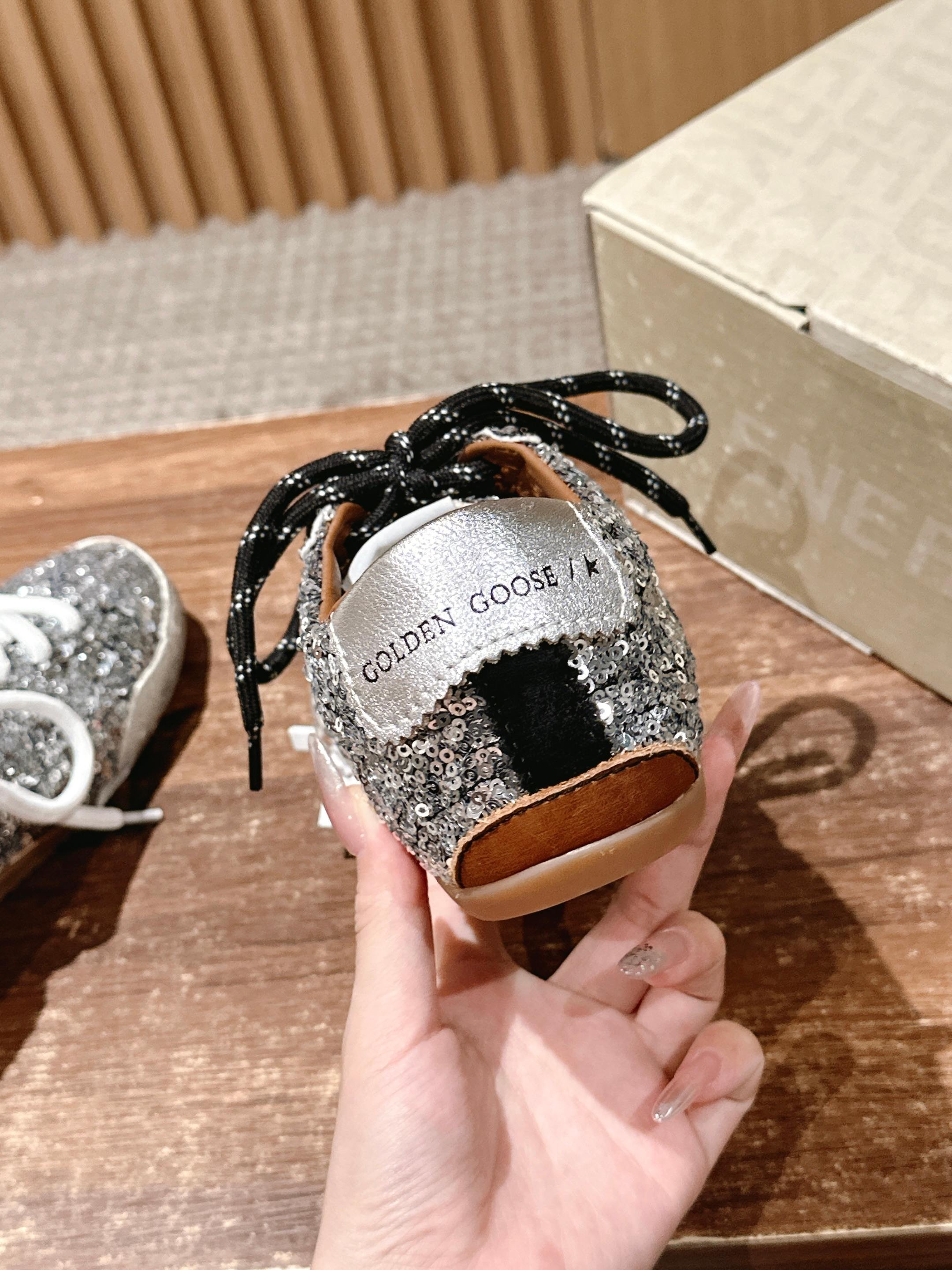𝐆𝐎𝐋𝐃𝐄𝐍 𝐆𝐎𝐎𝐒𝐄  𝐓𝐑𝐔𝐄 𝐒𝐓𝐀𝐑#脏脏鞋那可是无人不知、无人不晓的时尚单品，简直就是各路明星、网红、大咖们