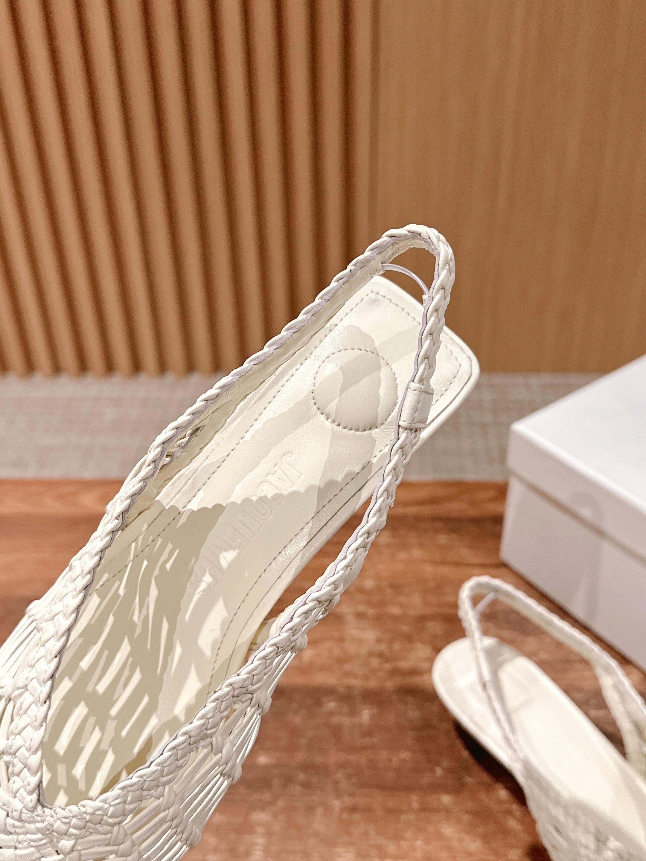 JACQUEMUS 2025/SS Spring Summer New Collection: Low Cubisto Banane35 Leather Heels - 图片 6