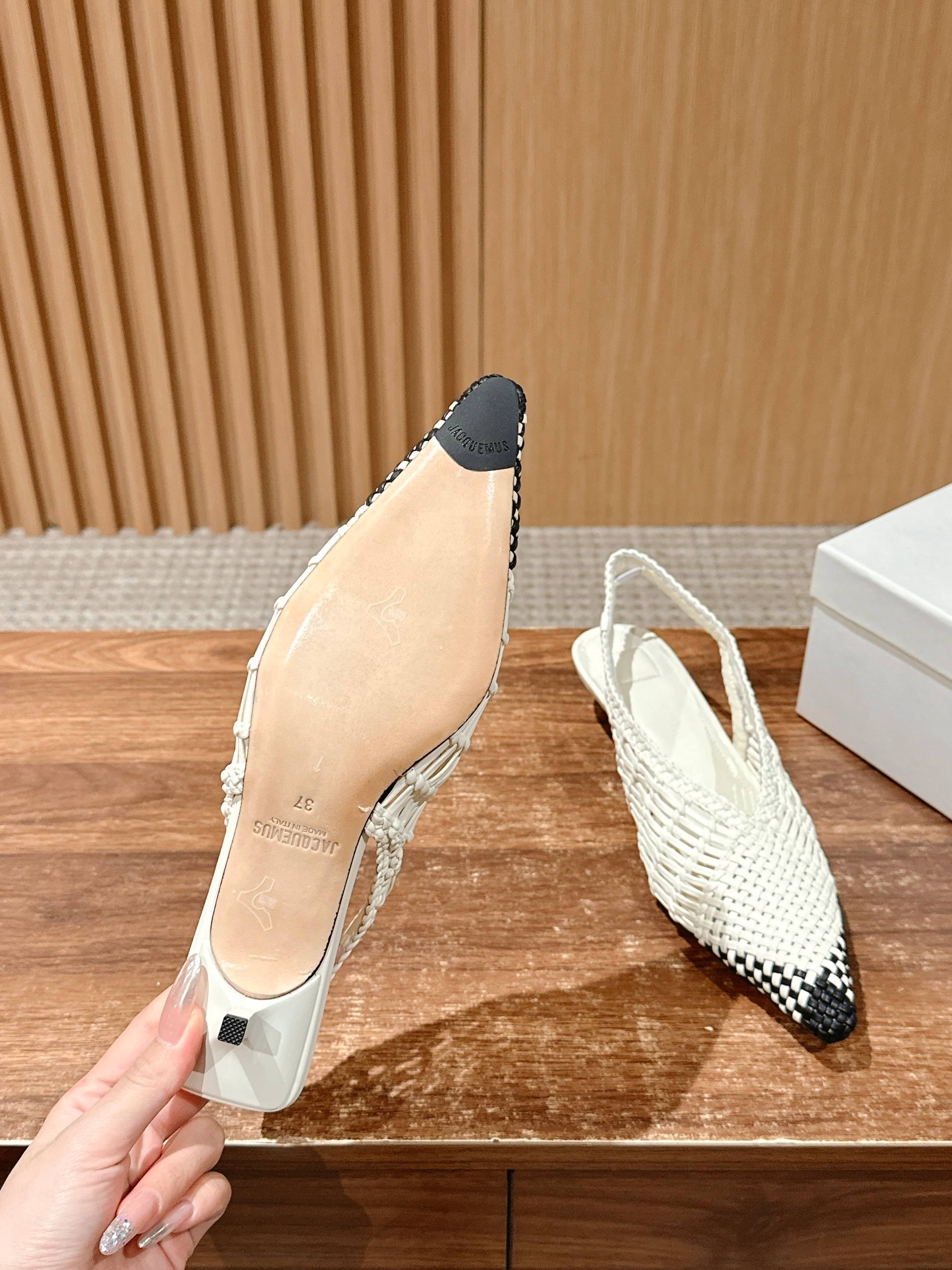 JACQUEMUS 2025/SS Spring Summer New Collection: Low Cubisto Banane35 Leather Heels - 图片 9
