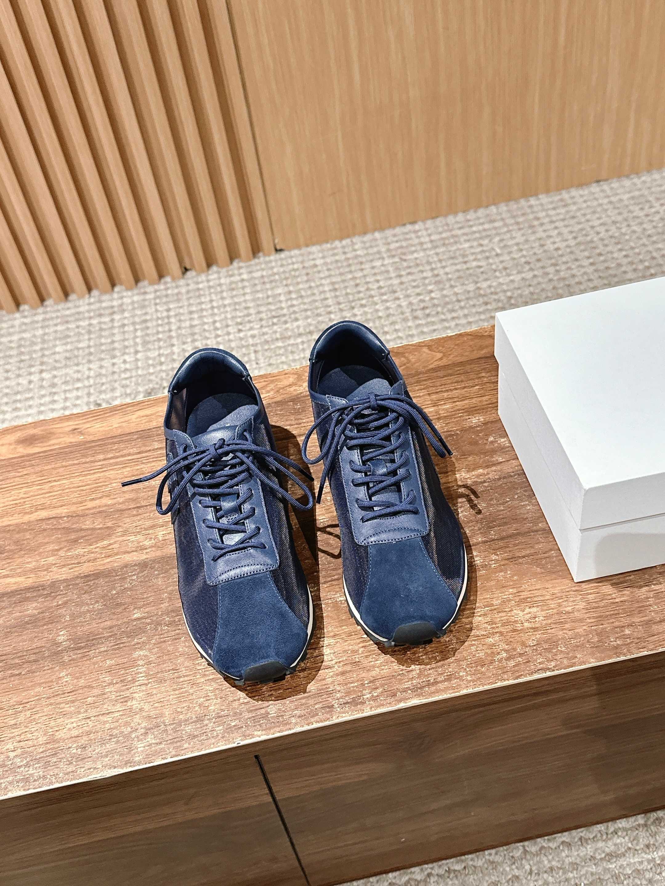 Therow Web-Based Sneakers: Comfortable and Stylish Footwear for Leisure
