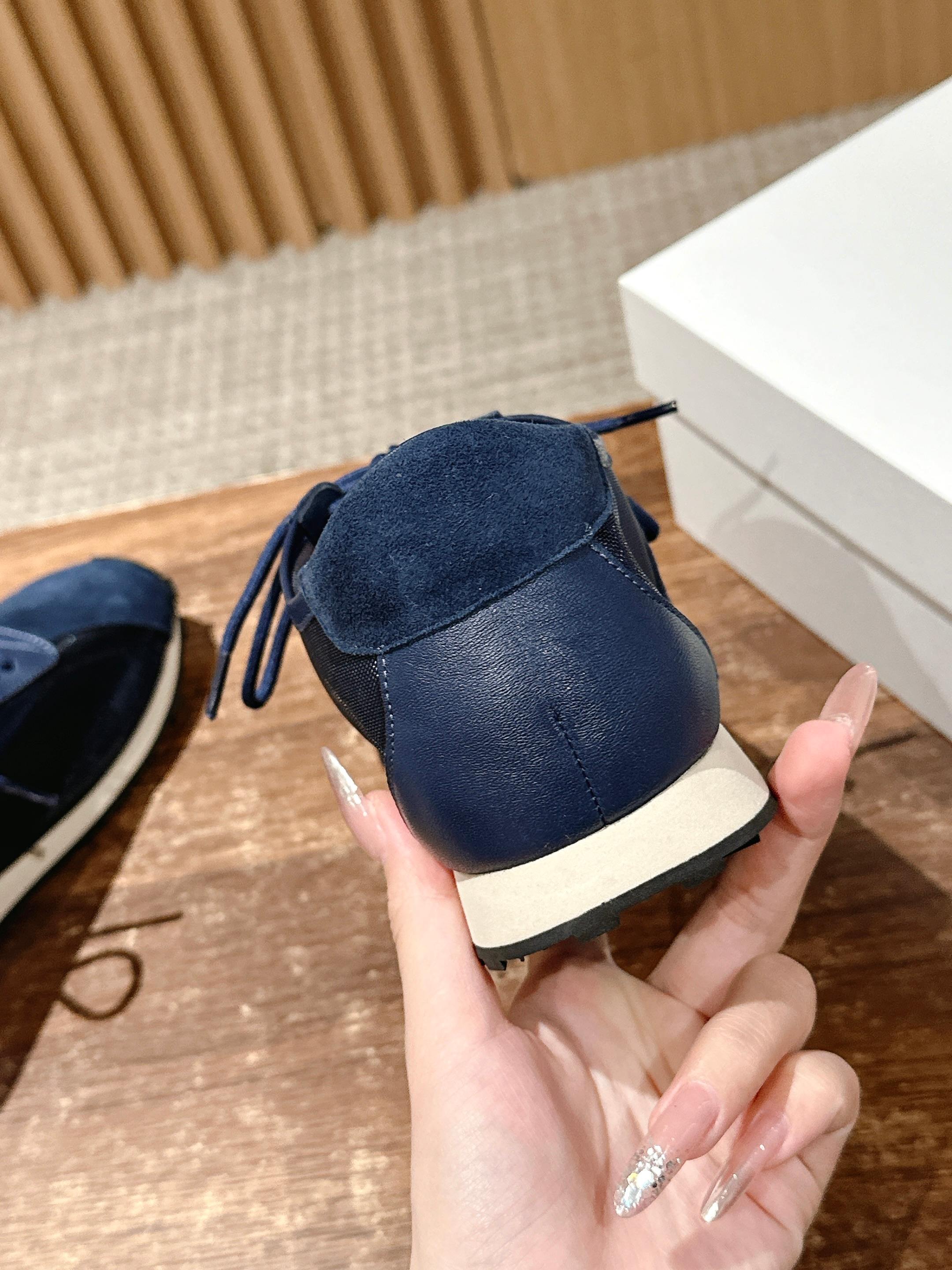 Therow Web-Based Sneakers: Comfortable and Stylish Footwear for Leisure - 图片 7