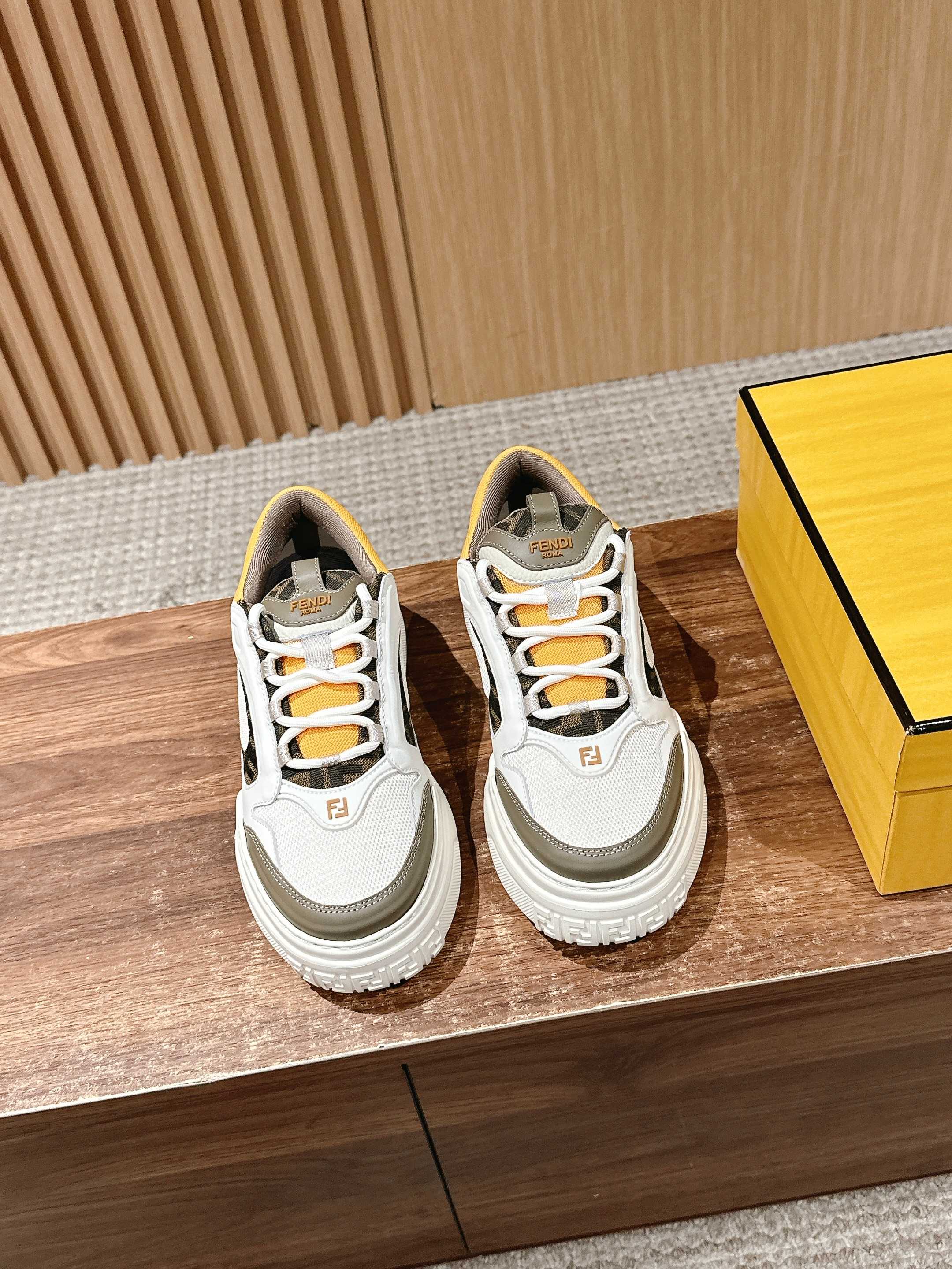 NO:409057,#Men's Size #Fendi Spring and Summer New Shoe Style. Lace-up Shoes can be worn as a pedal, with extremely high comfort. It is very suitable for the current popular wide-leg casual trousers, versatile and fashionable. [Squat Follow-up H] High-tech fabric details, light and breathable. The upper is made of white full grain smooth leather material, which also adds the luxurious quality of the shoes, showing the style of the Fendi material master Size39-45M, casual shoes/sports shoes, fendi, fendi, sneakers19860909#限男码 #芬迪春夏新款鞋型.采用系带式的板鞋,可当作一脚蹬穿着,舒适度极高.且非常适配当下流行阔腿休闲的裤装,百搭时尚.[蹲后续H] 高科技布料细节,轻便透气.鞋面为白色全粒面光滑皮革材质,也增添了鞋子的奢华品质,尽显Fendi材质大师的风格 Size39-45M,休闲鞋/运动鞋,fendi,fendi,sneakers,Women's Shoes