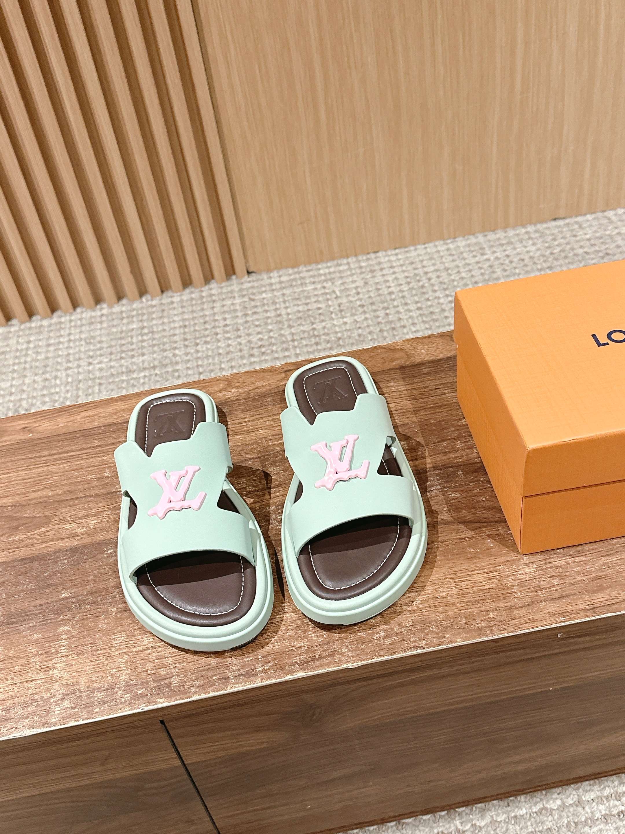 NO:409459,#Donkey brand new beach men's slippers, fashionable and versatile Size39-44 (38/45/46 custom made without return or exchange), slippers, louis vuitton, slippers19860909#驴牌新款沙滩男士拖鞋 时尚百搭 Size39-44（38/45/46定做不退换）,拖鞋,louis vuitton,slippers,Women's Shoes