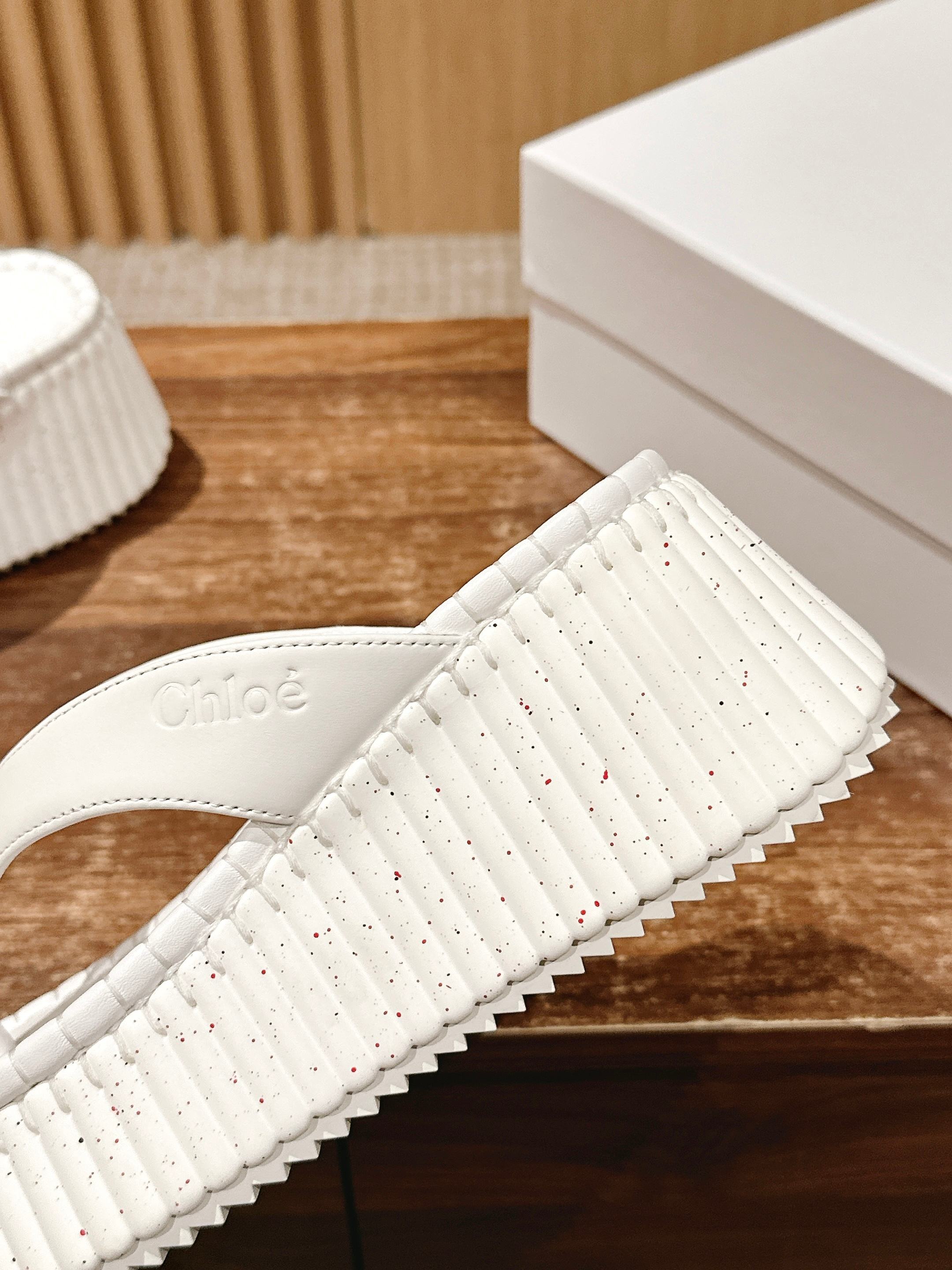 672 Chloe Cloysa Hydrating Shoes: Nana Family’s New Star Partners - 图片 8