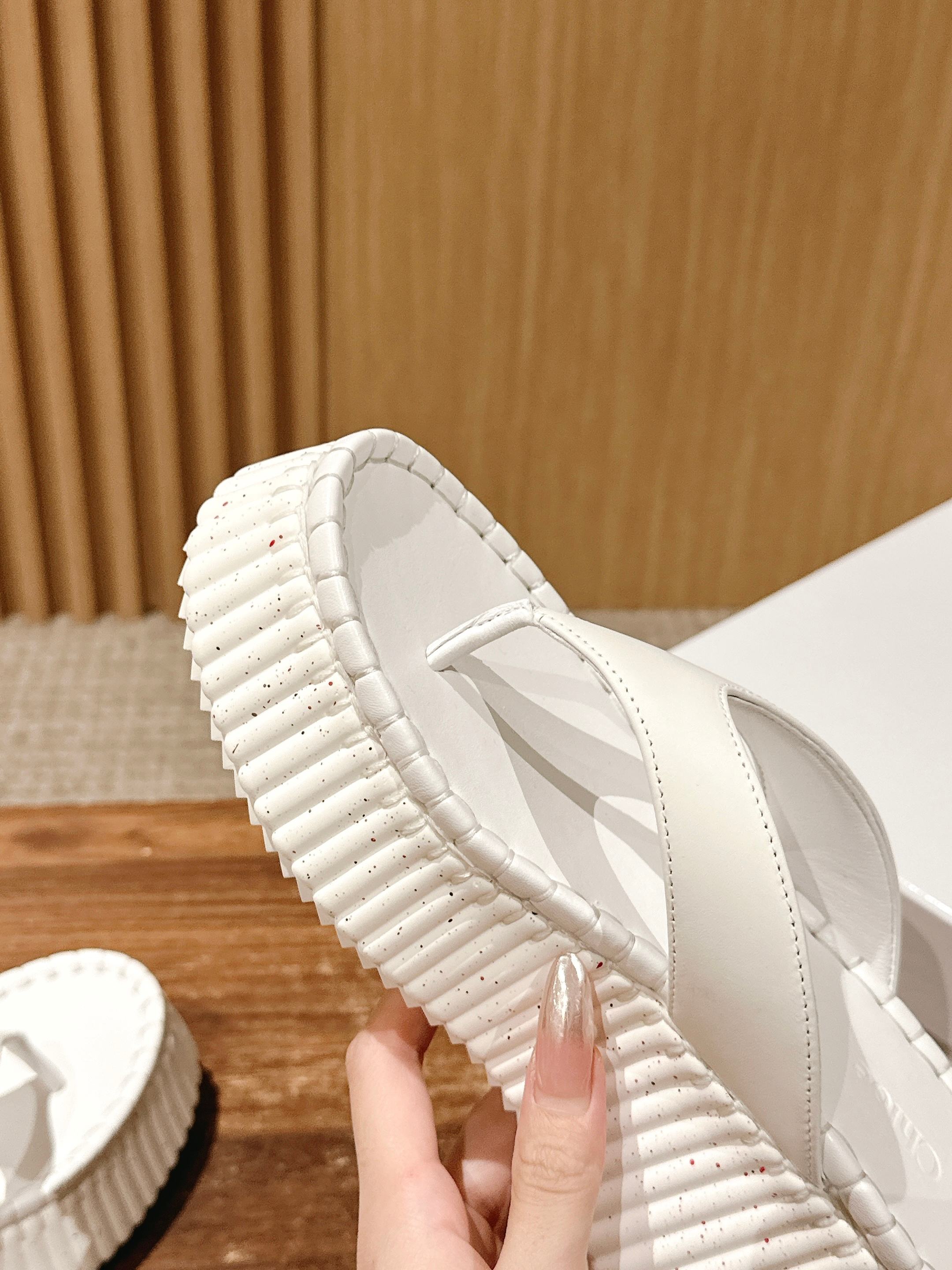 672 Chloe Cloysa Hydrating Shoes: Nana Family’s New Star Partners - 图片 7