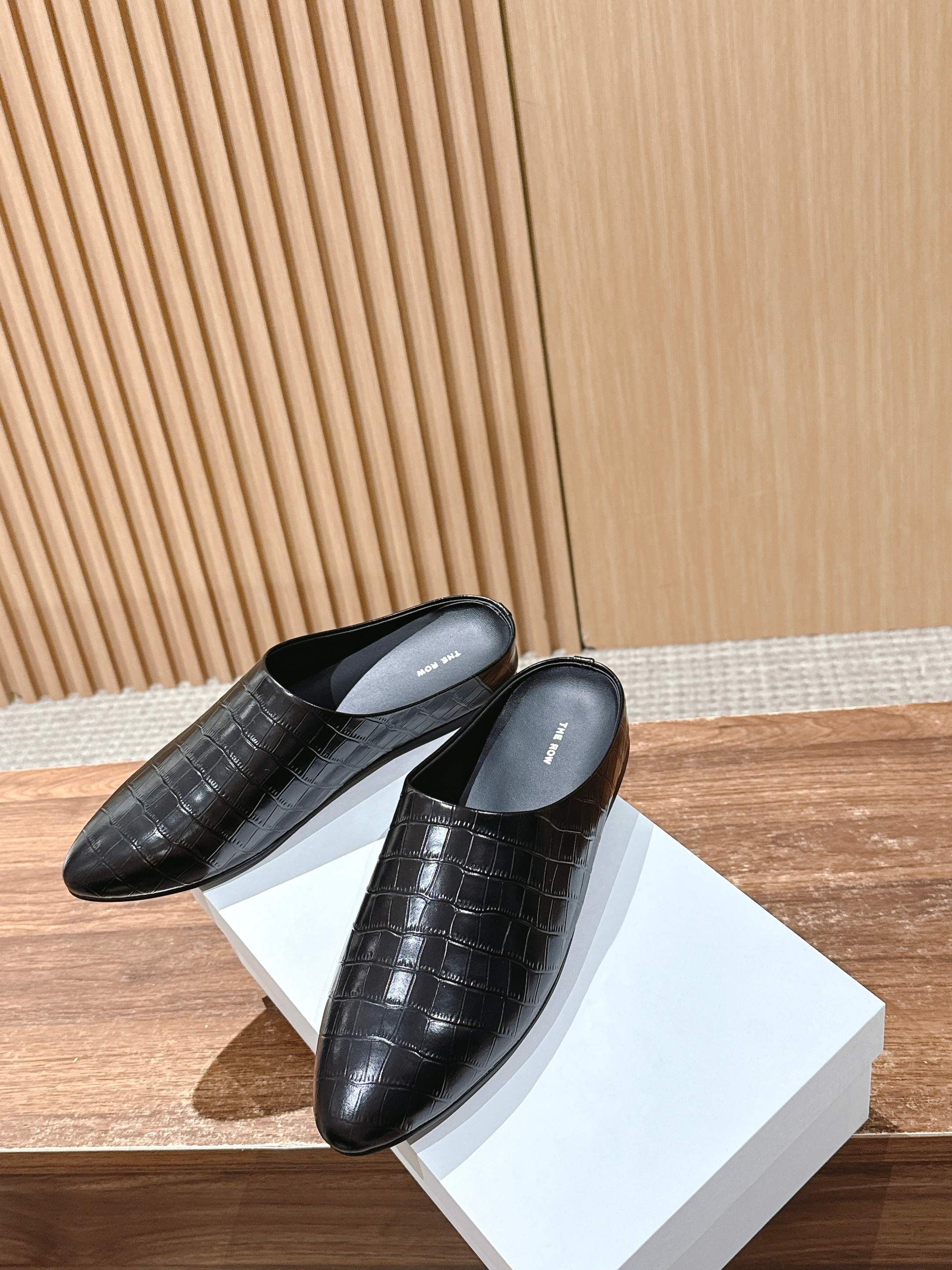 Stylish Cow Skin Timul Slippers: High-Quality Imported Calf Skin, Simple and Beautiful - 图片 4