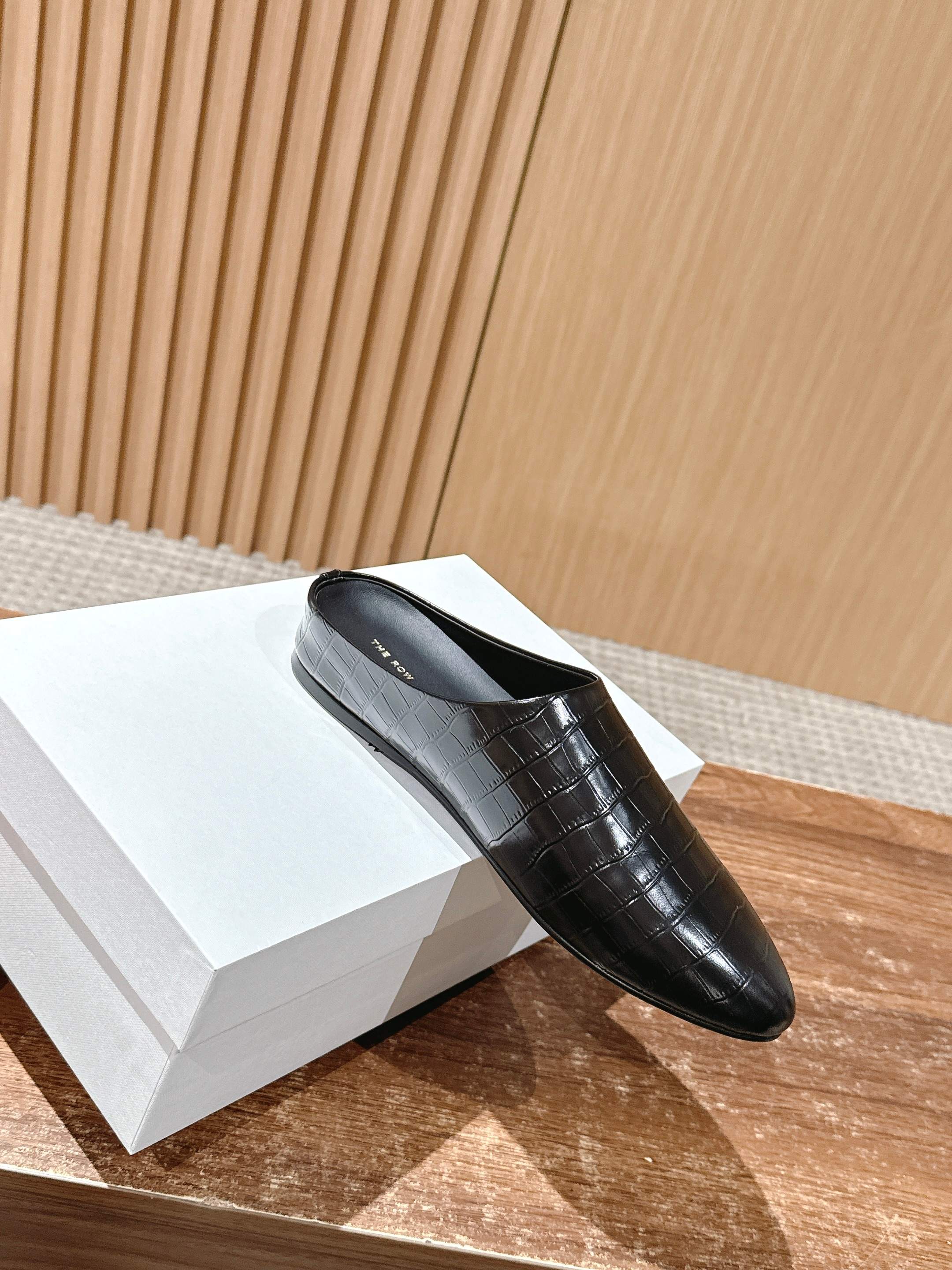 Stylish Cow Skin Timul Slippers: High-Quality Imported Calf Skin, Simple and Beautiful - 图片 3