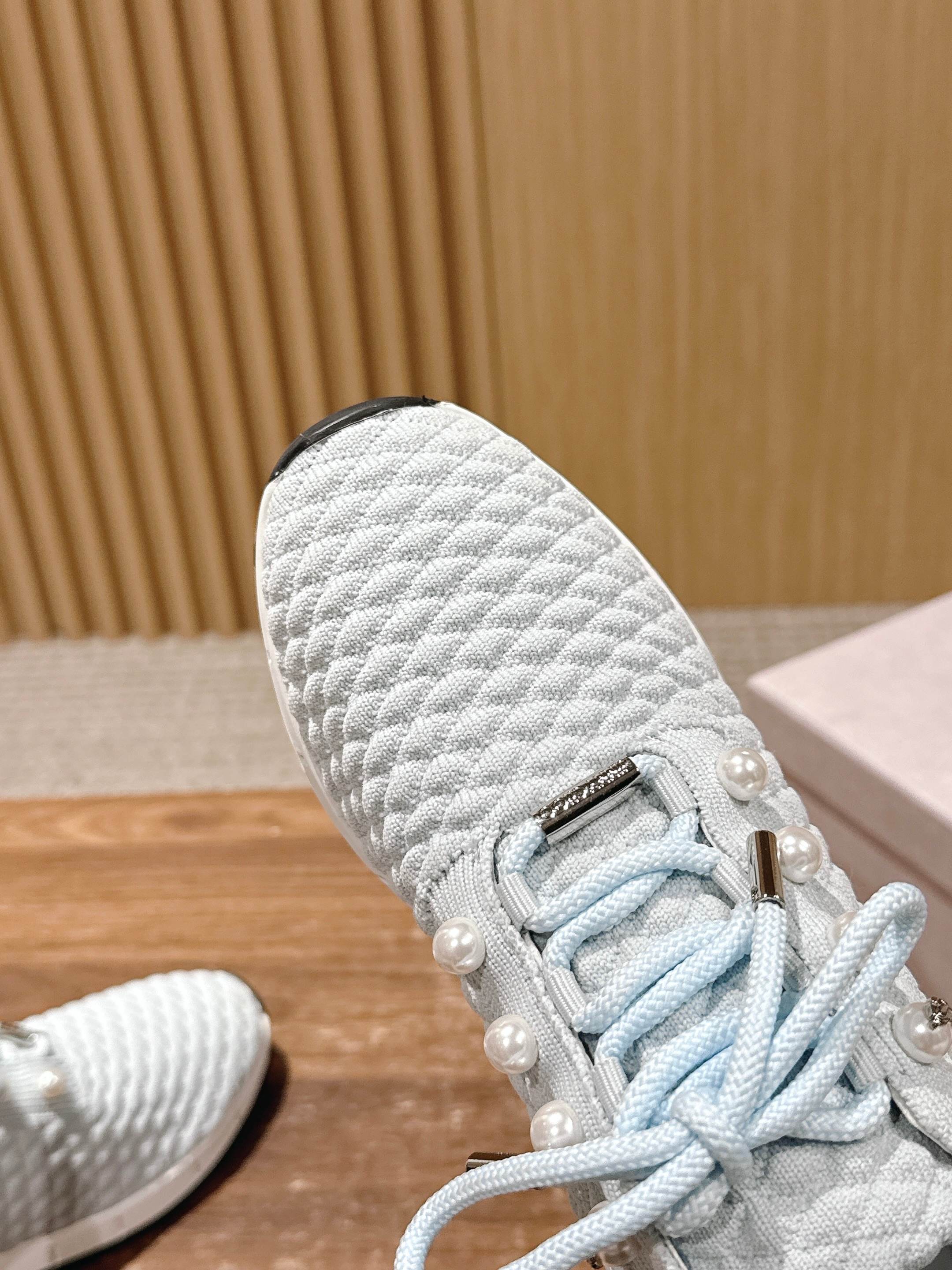 💰696 Jimmy Choo 周 周 ! ! It’s beautiful. It’s perfect white. It looks good on foot - 图片 6