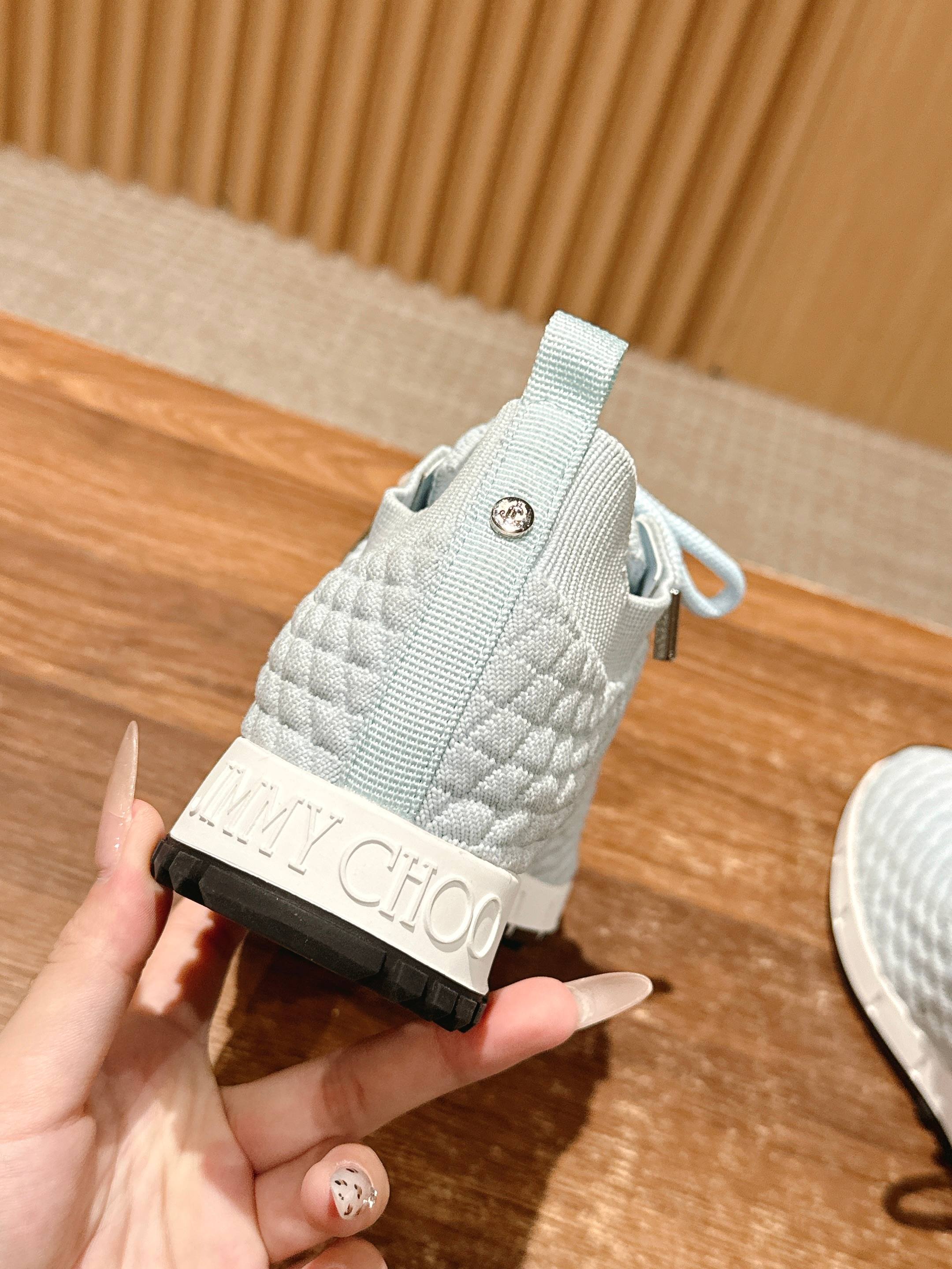 💰696 Jimmy Choo 周 周 ! ! It’s beautiful. It’s perfect white. It looks good on foot - 图片 7