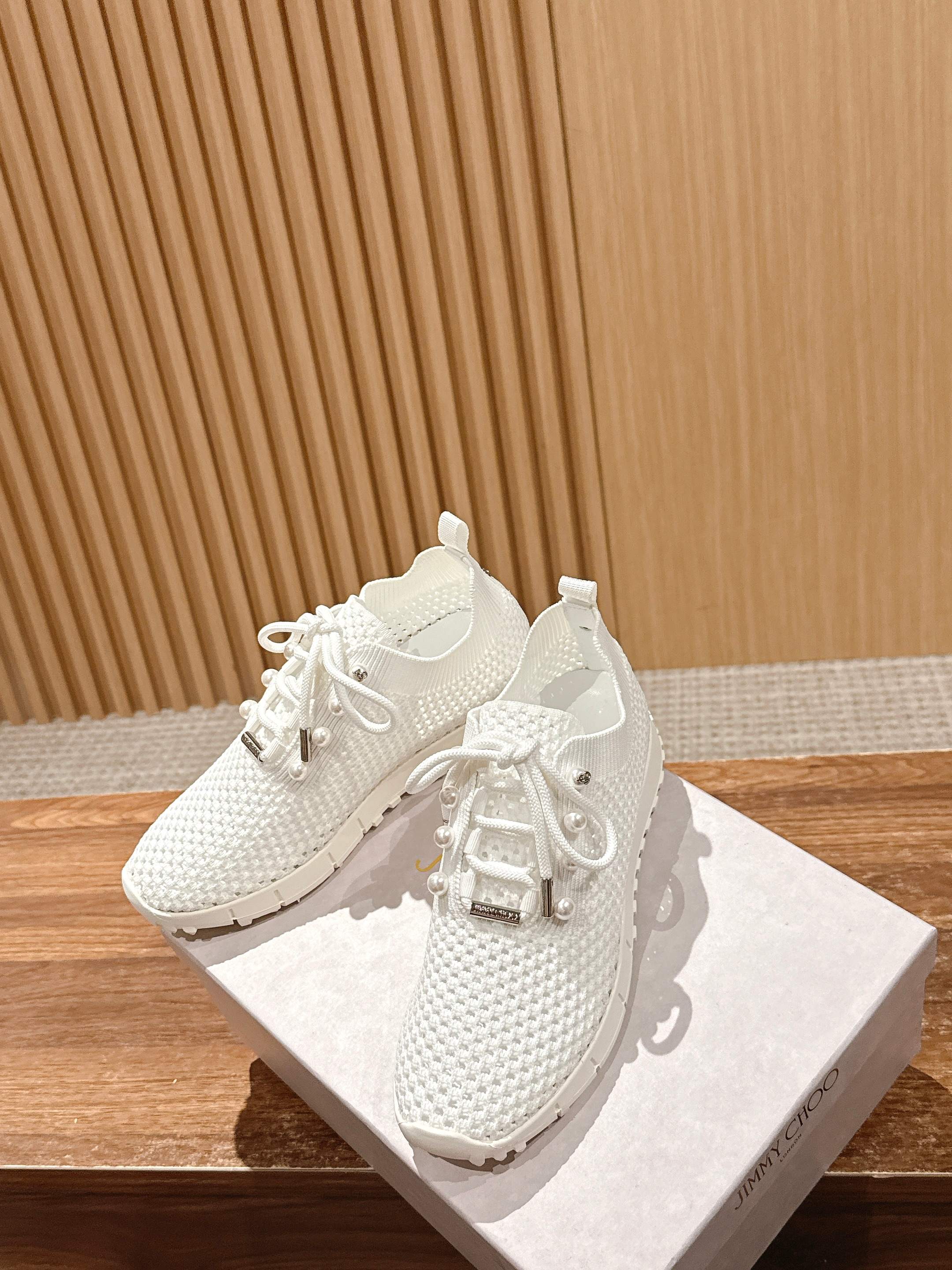 💰696 Jimmy Choo 周 周 ! ! It’s beautiful. It’s perfect white. It looks good on foot - 图片 4