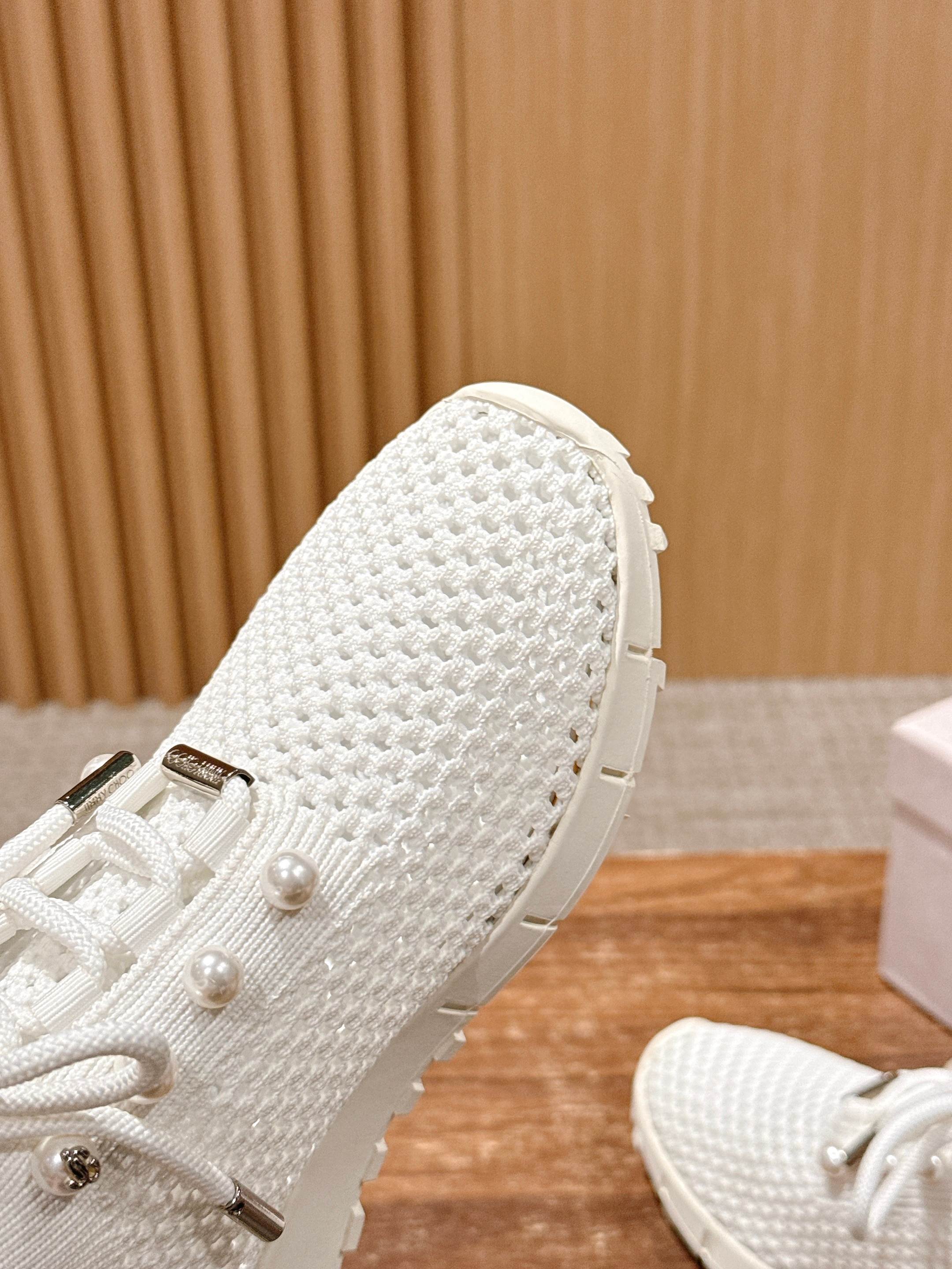 💰696 Jimmy Choo 周 周 ! ! It’s beautiful. It’s perfect white. It looks good on foot - 图片 6