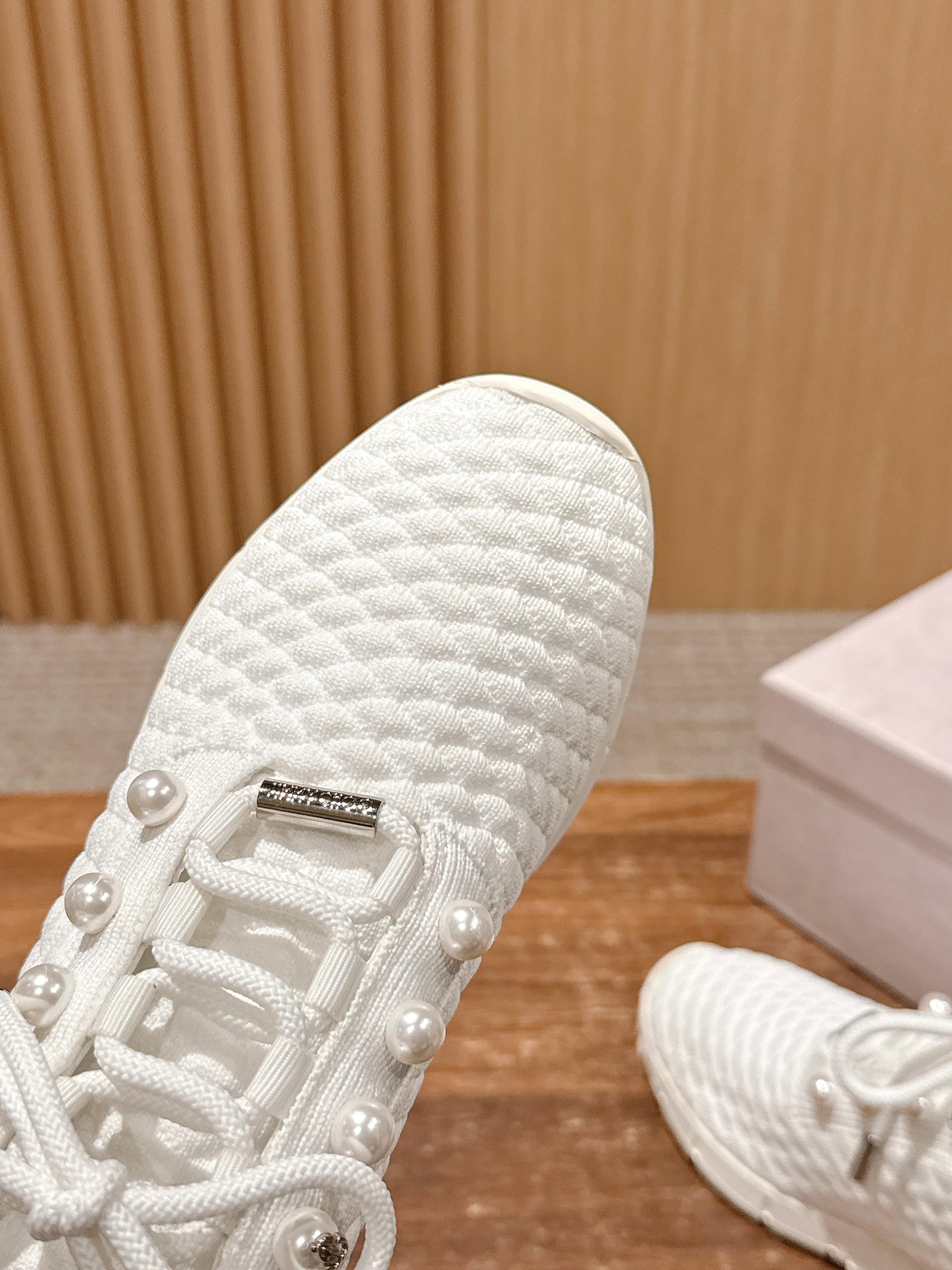 💰696 Jimmy Choo 周 周 ! ! It’s beautiful. It’s perfect white. It looks good on foot - 图片 6