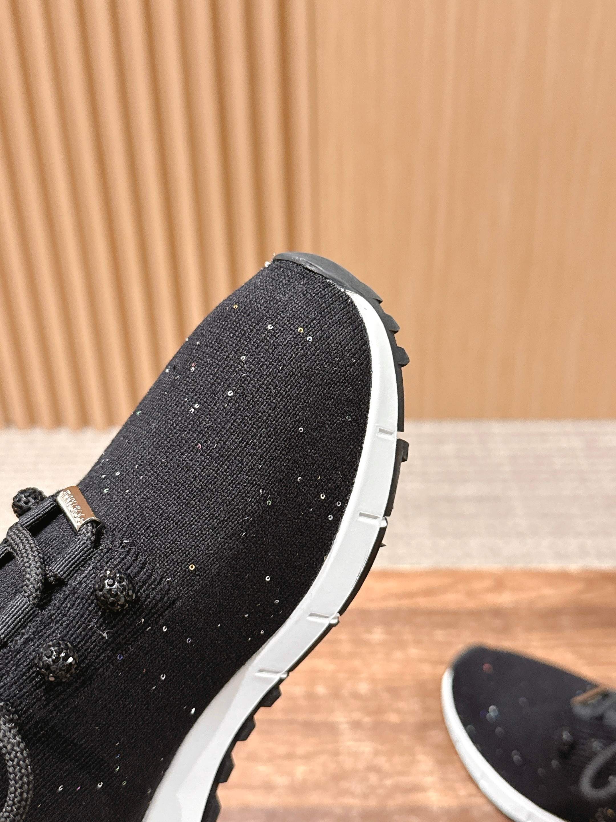 💰696 Jimmy Choo 周 周 ! ! It’s beautiful. It’s perfect white. It looks good on foot - 图片 6