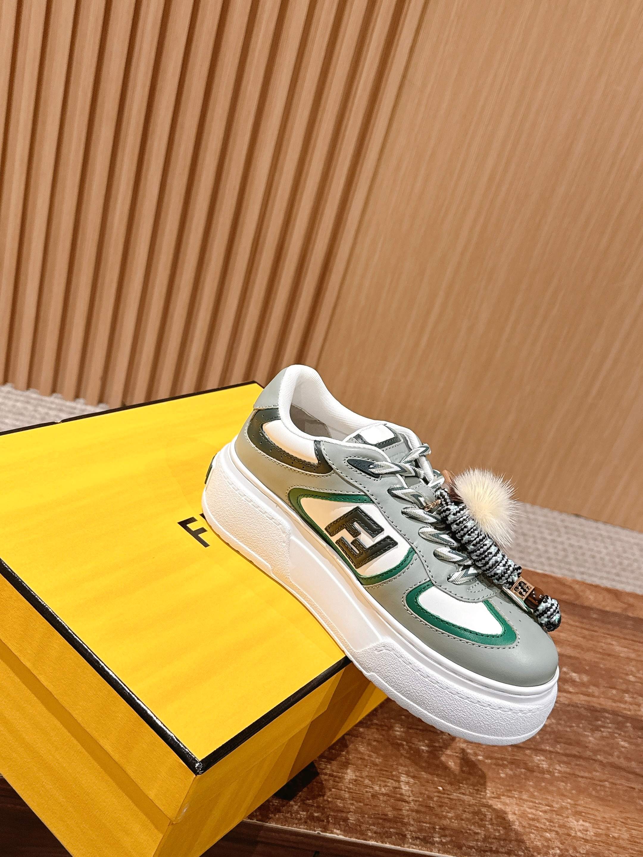 “FENDI Match Platform: New Leather Accessories Collection” - 图片 3