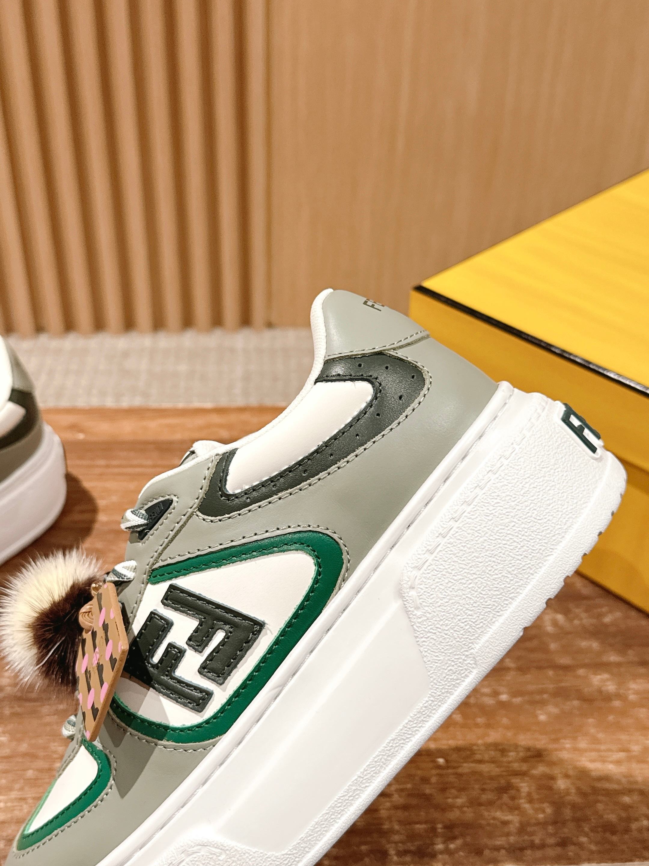 “FENDI Match Platform: New Leather Accessories Collection” - 图片 7