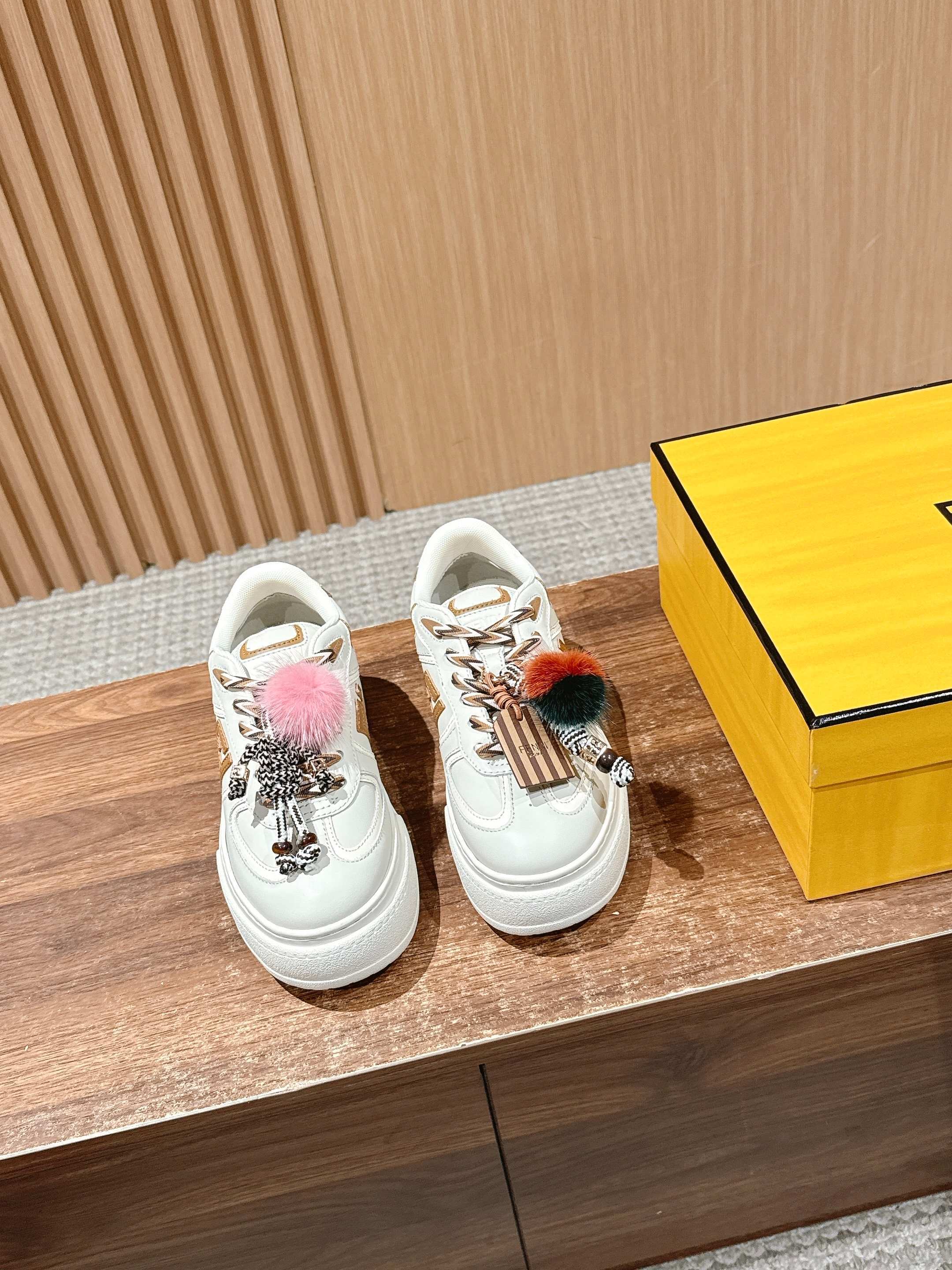 “FENDI Match Platform: New Leather and Suede Sneakers” - 图片 1