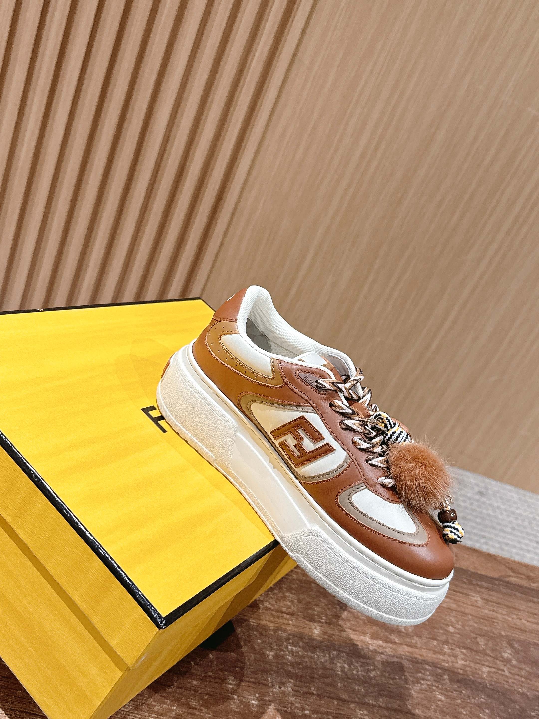 “FENDI Match Platform: New Leather Collection Overview” - 图片 3