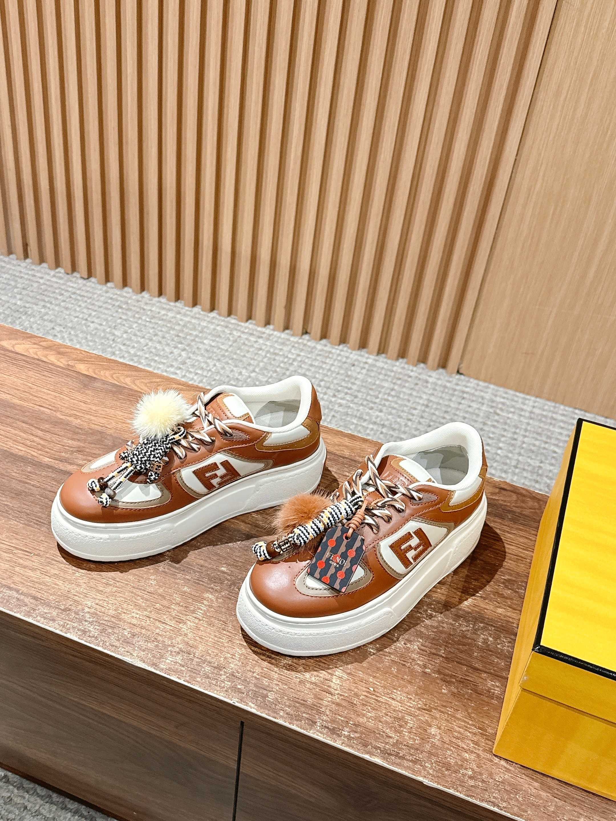 “FENDI Match Platform: New Leather Collection Overview” - 图片 2
