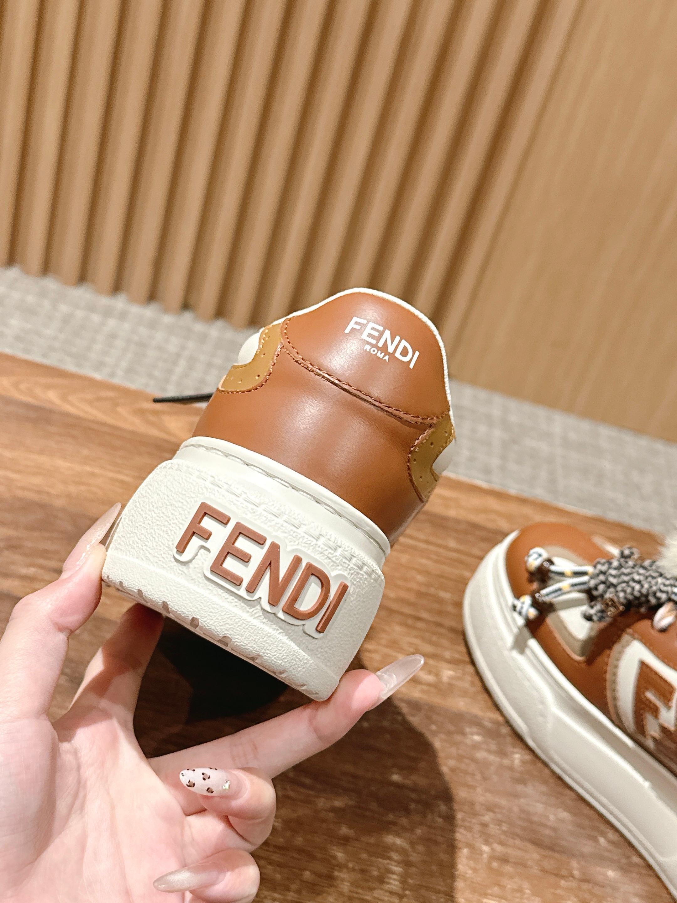 “FENDI Match Platform: New Leather Collection Overview” - 图片 7