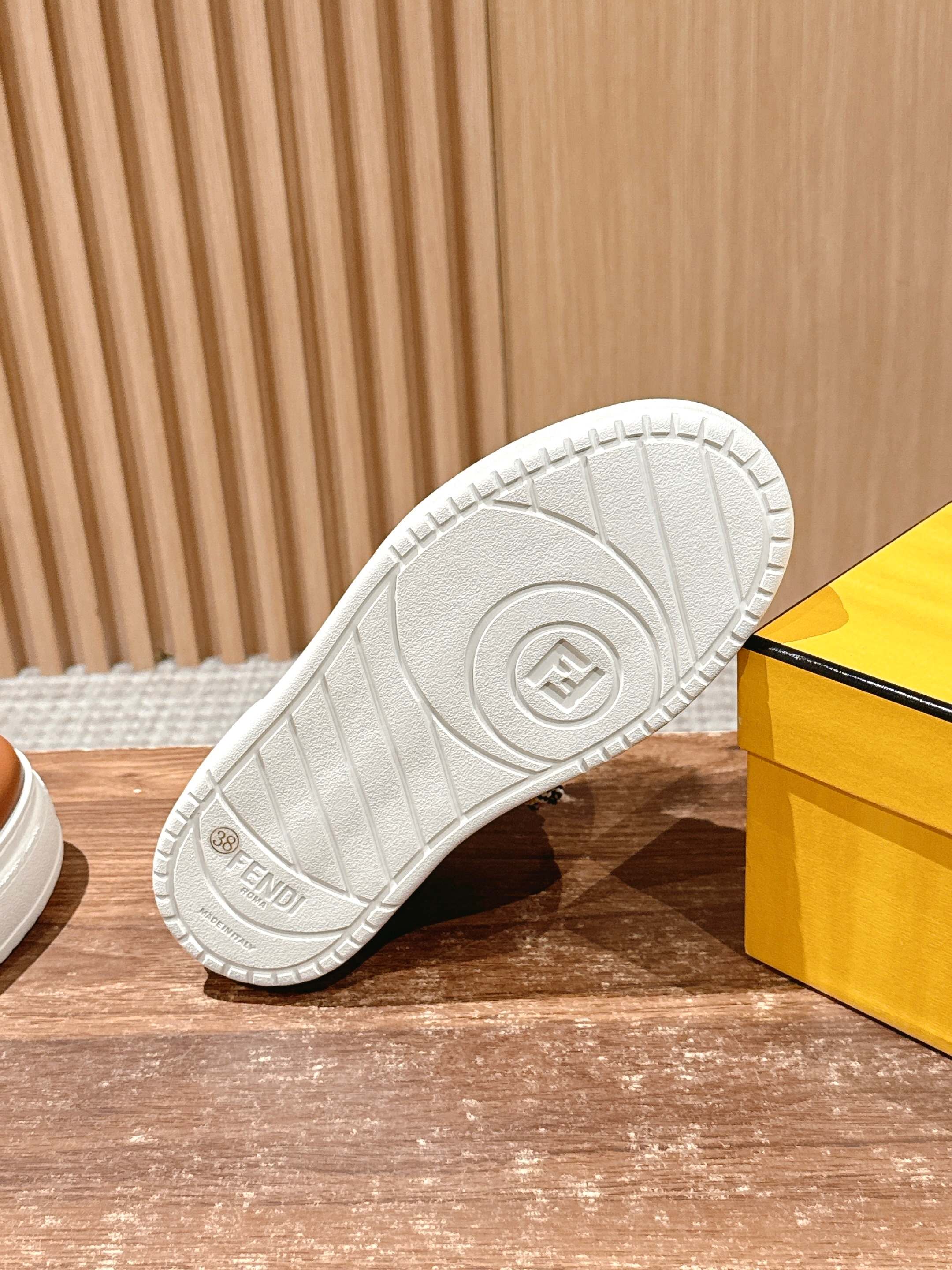 “FENDI Match Platform: New Leather Collection Overview” - 图片 9