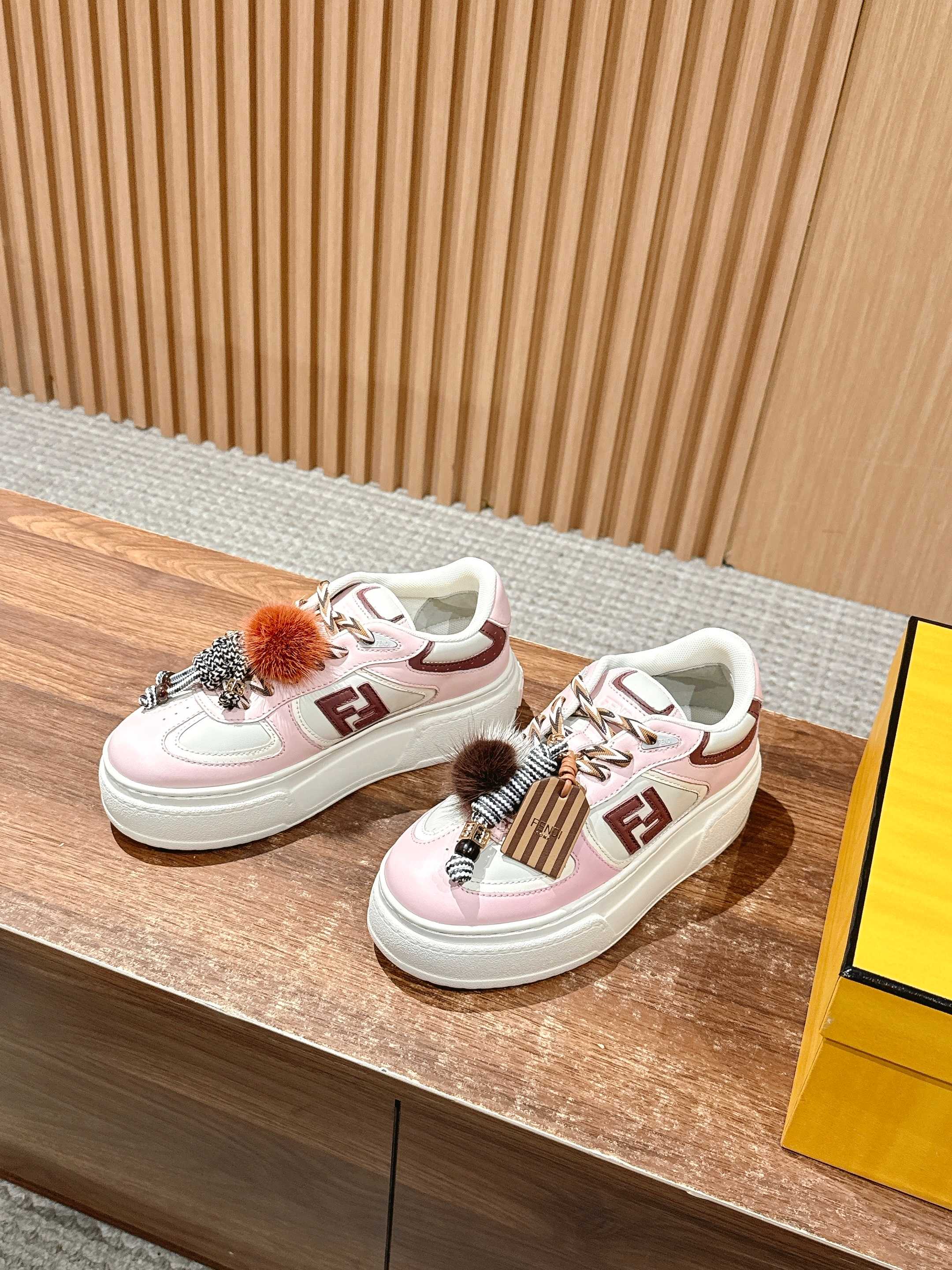 “FENDI Match Platform: New Leather and Fendy Accessories Collection” - 图片 2