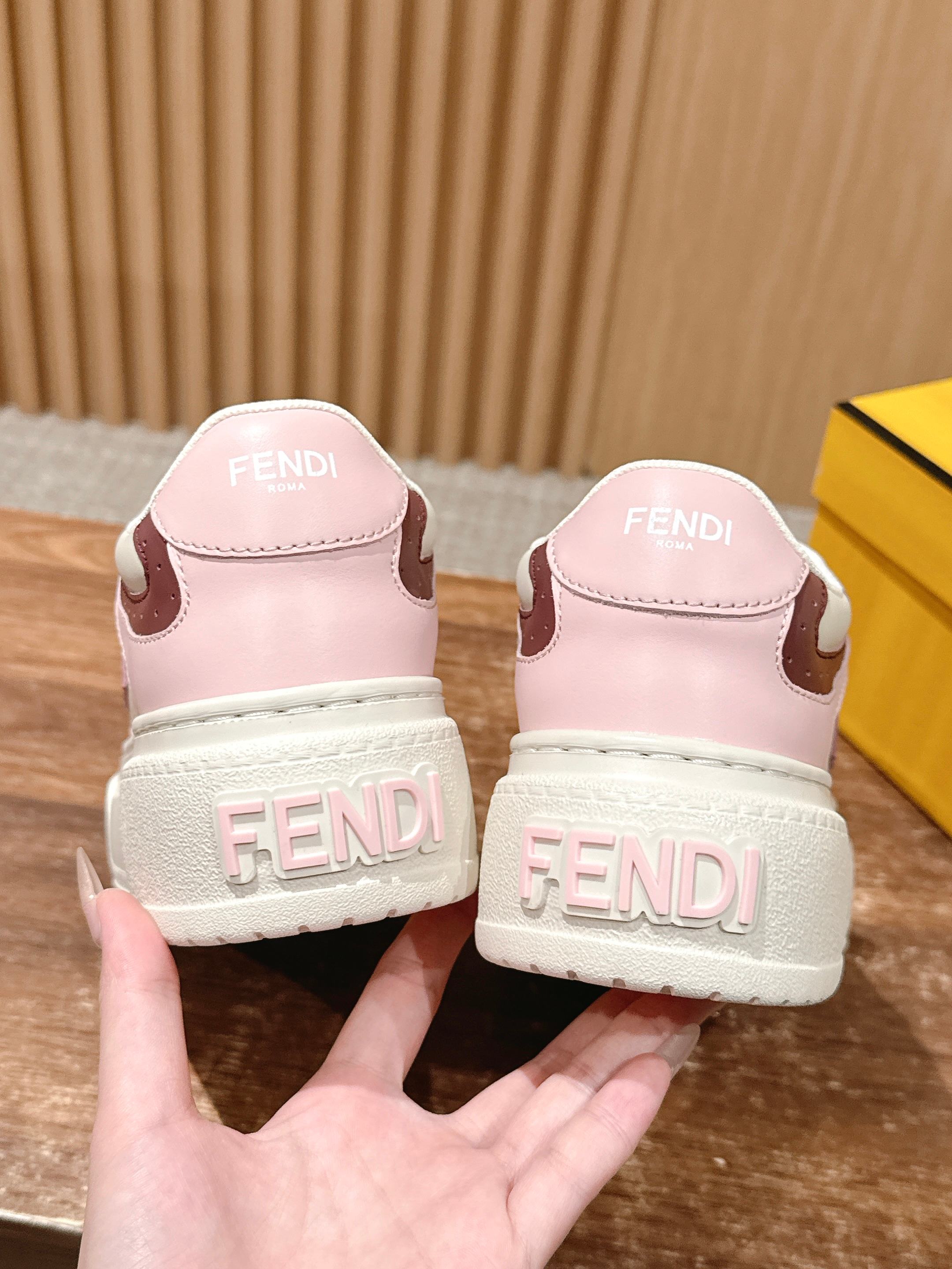 “FENDI Match Platform: New Leather and Fendy Accessories Collection” - 图片 8