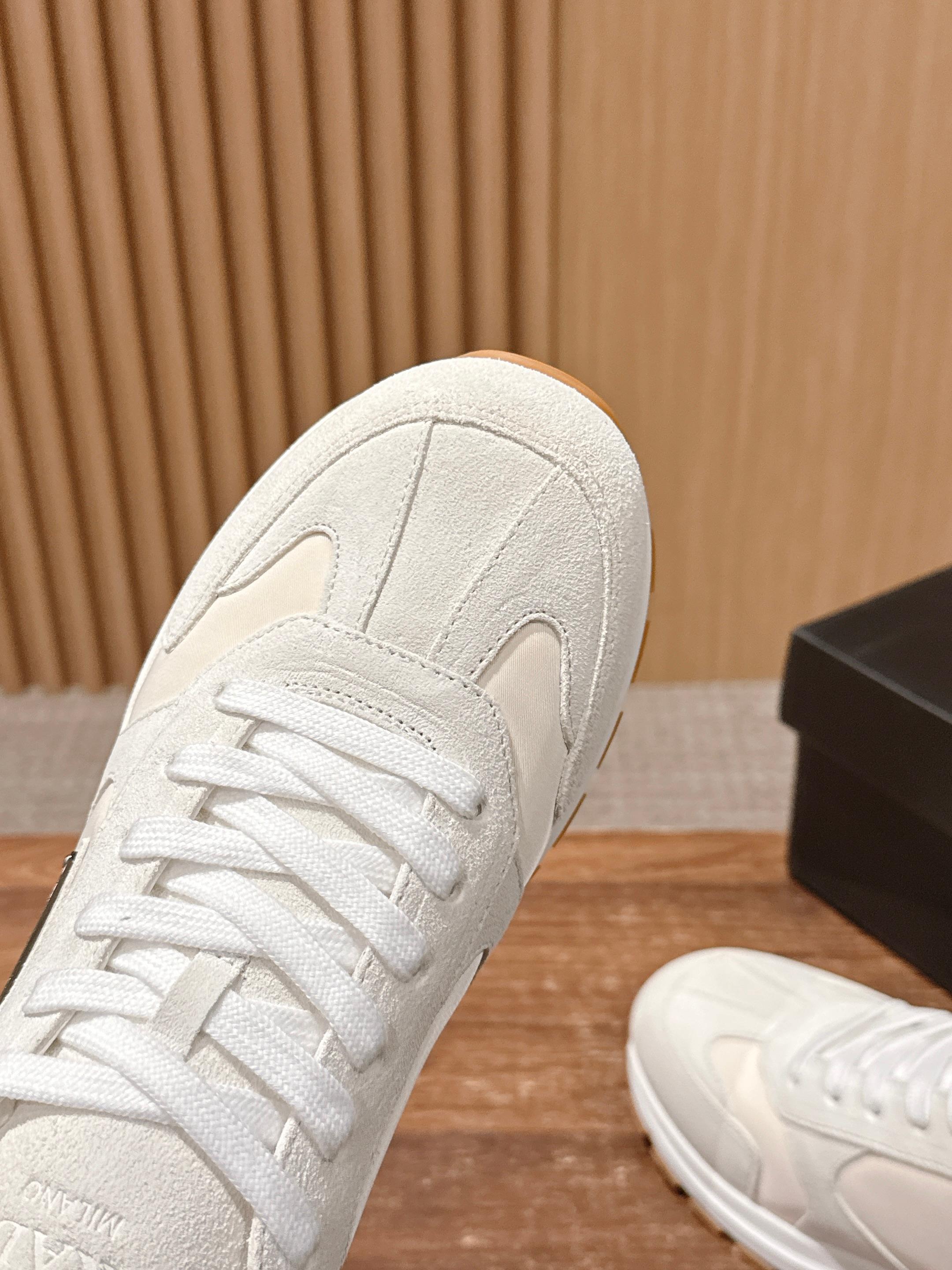 “Prada Men’s Triangular Sports Shoes: Re-Nylon and Gill Skin Fashionable Design, 4.5CM Heel, Size 39-44” - 图片 6
