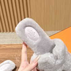 𝐇𝐄𝐑𝐌𝐄𝐒 𝐎𝐫𝐚𝐧# 爱马仕经典H拖羊毛平底拖 官网、小红书同步最新配色爱马仕爆款火热上线,做工升级版,高品质❕ 𝐇𝐄𝐑𝐌𝐄𝐒 𝐎𝐫𝐚𝐧# 爱马仕经典H拖羊毛平底拖 官网、小红书同步最新配色爱马仕爆款火热上线,做工升级版,高品质❕